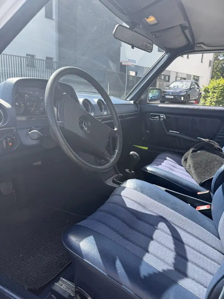 Mercedes-Benz Baureihe 123 200 D, foto 4