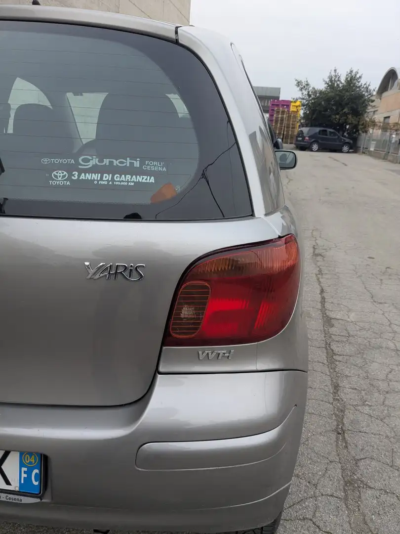 Toyota Yaris Verso 1.3 16v Luna - 2