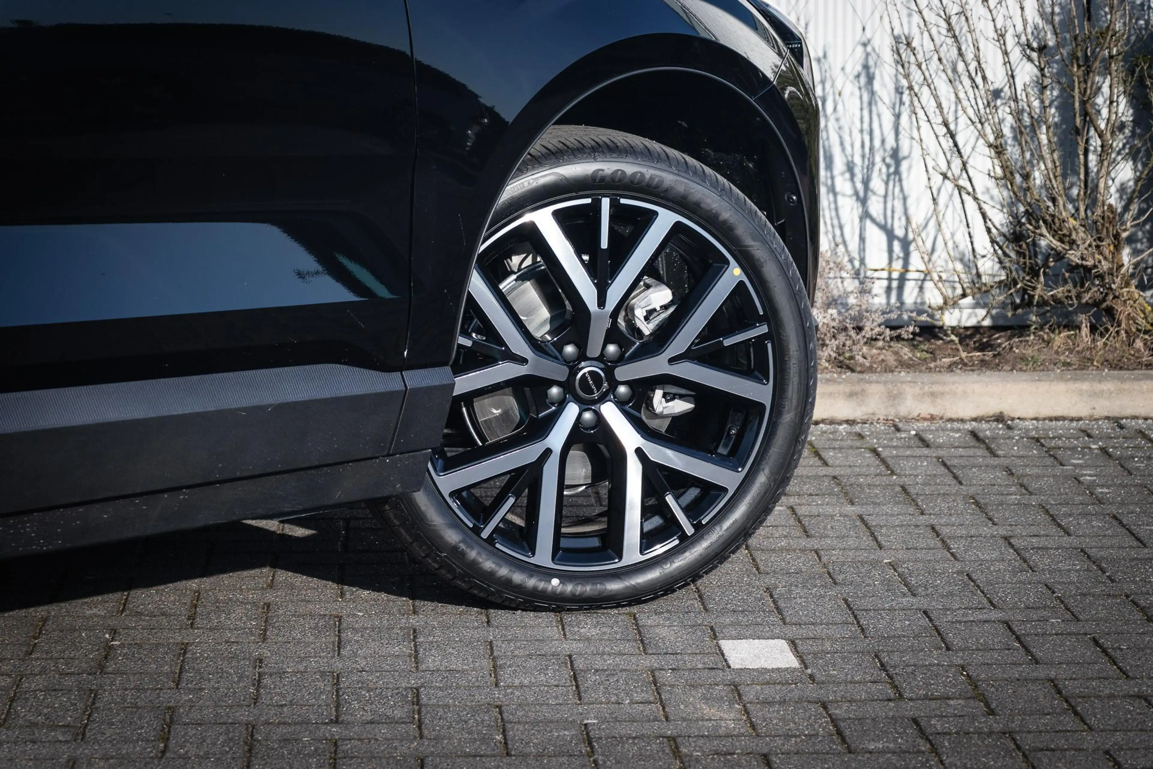 Volvo EX30 P5 Long Range Plus Black Edition Europa 69 kWh | 2 — photo 5