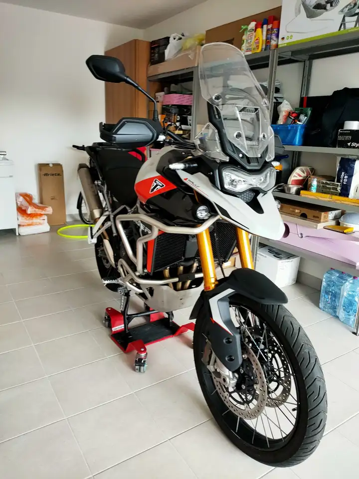 Triumph Tiger 900