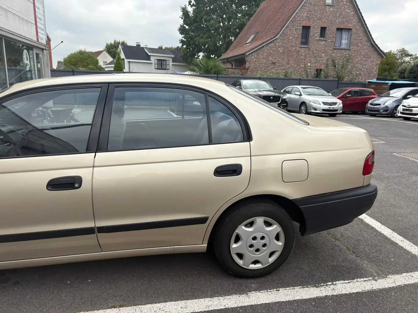 Toyota Carina 1.6 - 2