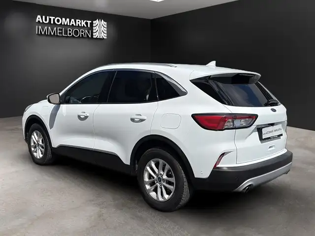 Ford Kuga view 4