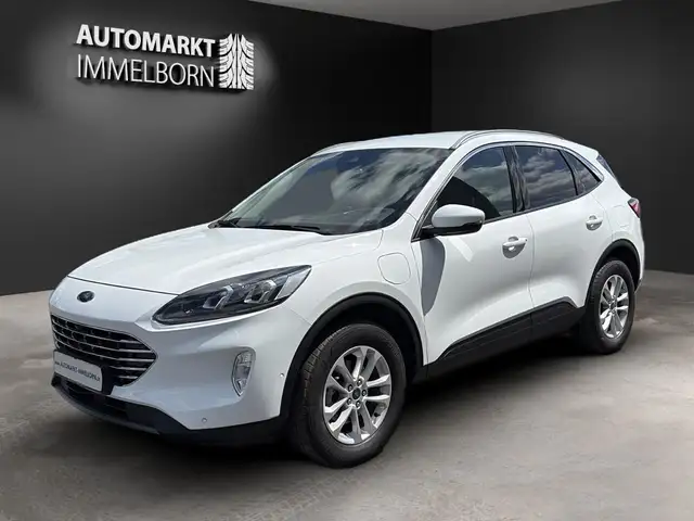Ford Kuga view 3