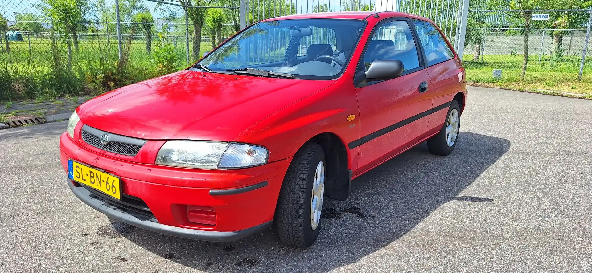 Mazda 323 1.3i P GLX Rot - 1
