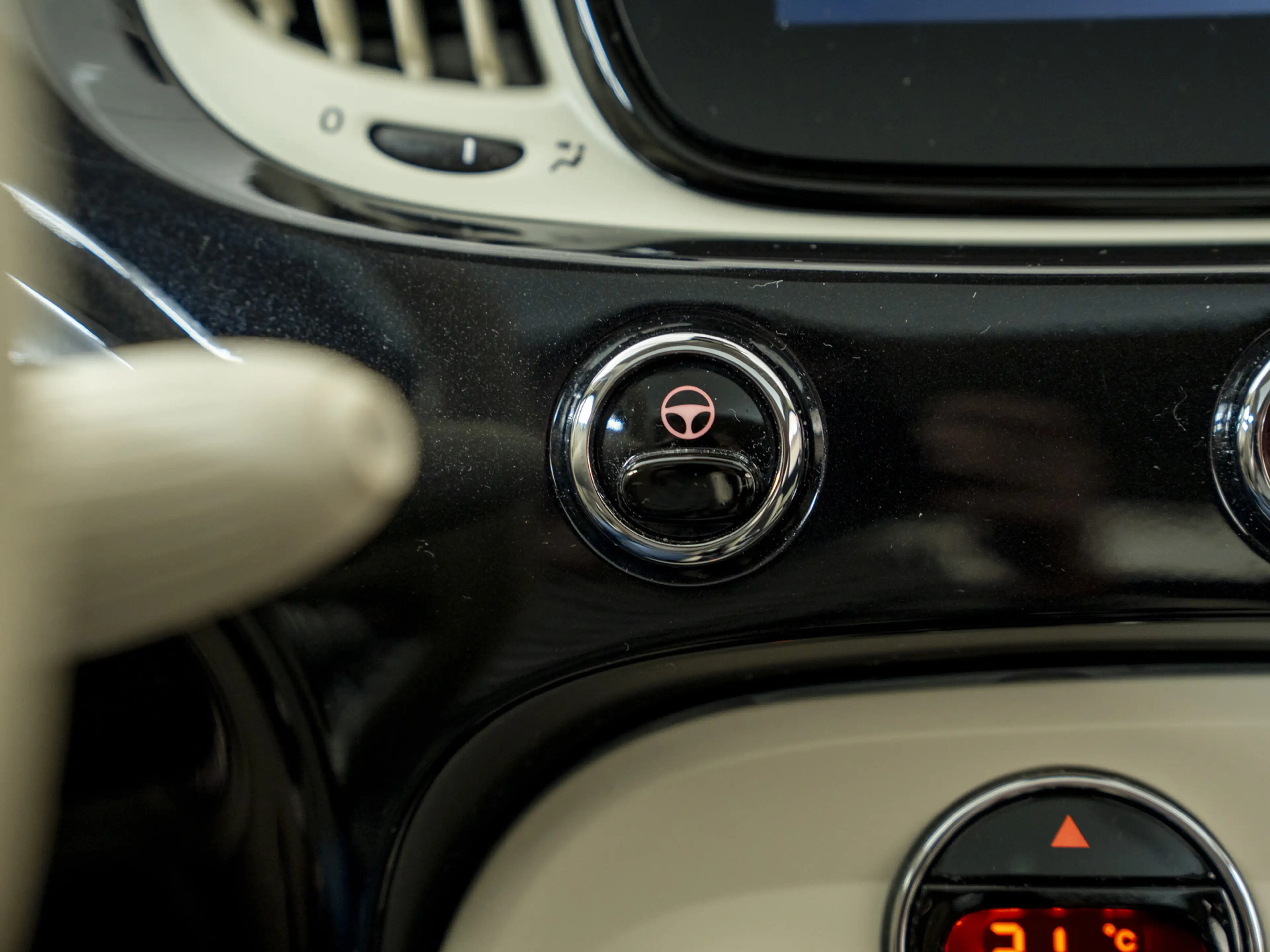 Fiat 500 1.0 Hybrid Dolcevita, Pano, NAP, Apple carplay, Na — photo 36