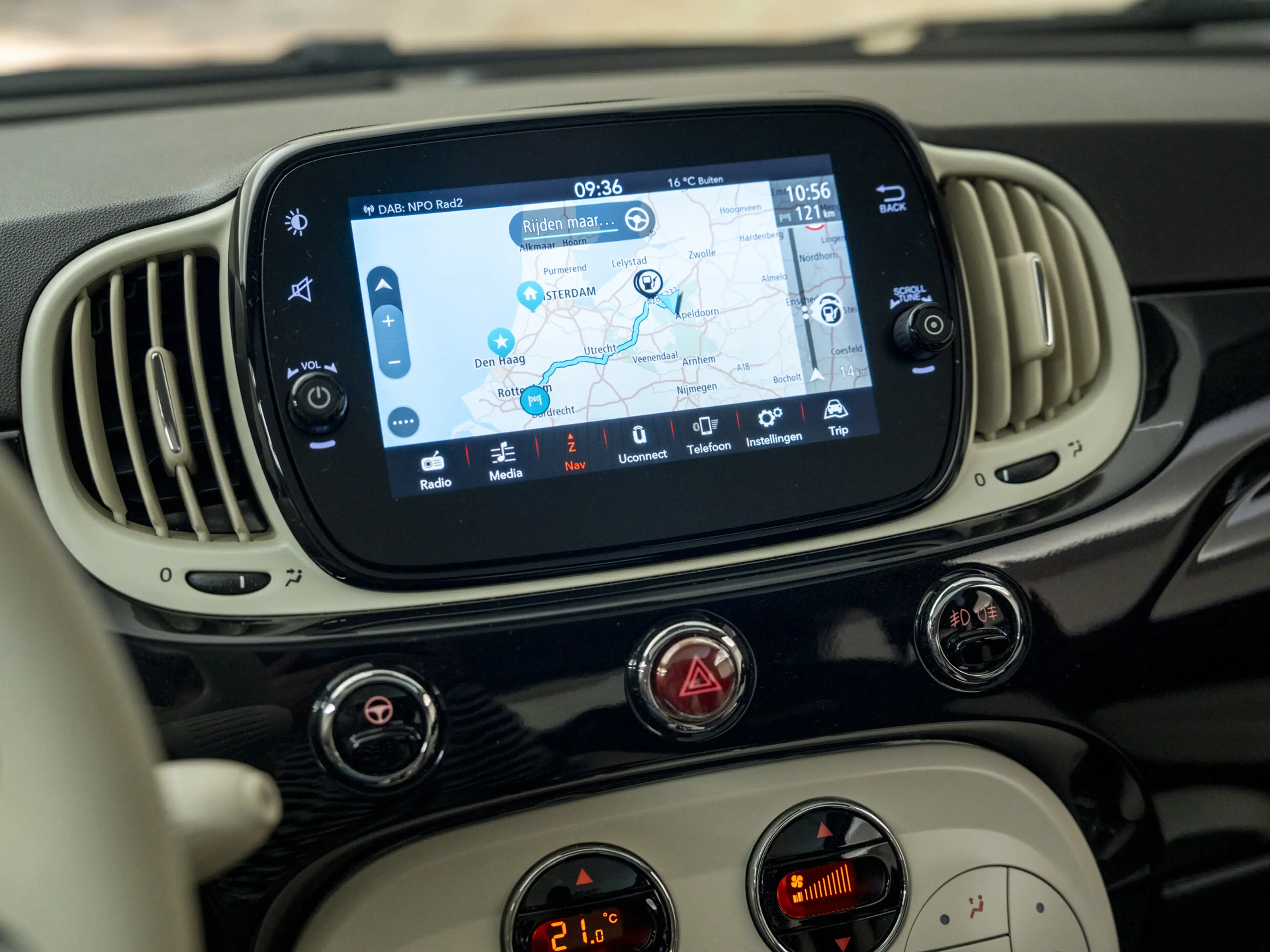 Fiat 500 1.0 Hybrid Dolcevita, Pano, NAP, Apple carplay, Na — photo 41