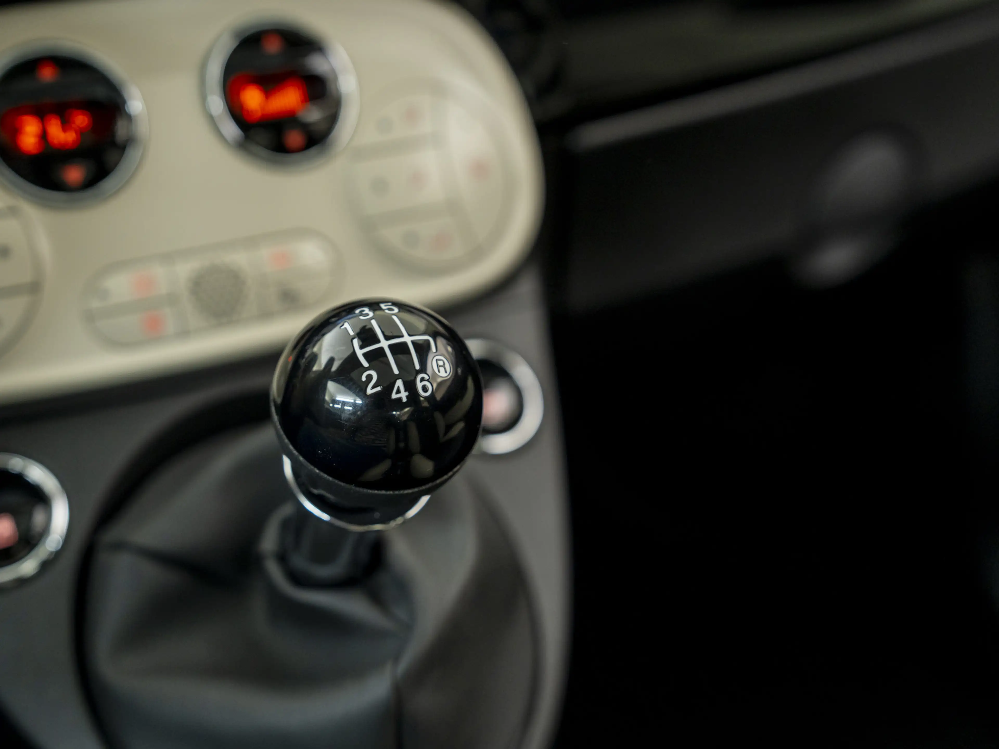 Fiat 500 1.0 Hybrid Dolcevita, Pano, NAP, Apple carplay, Na — photo 39