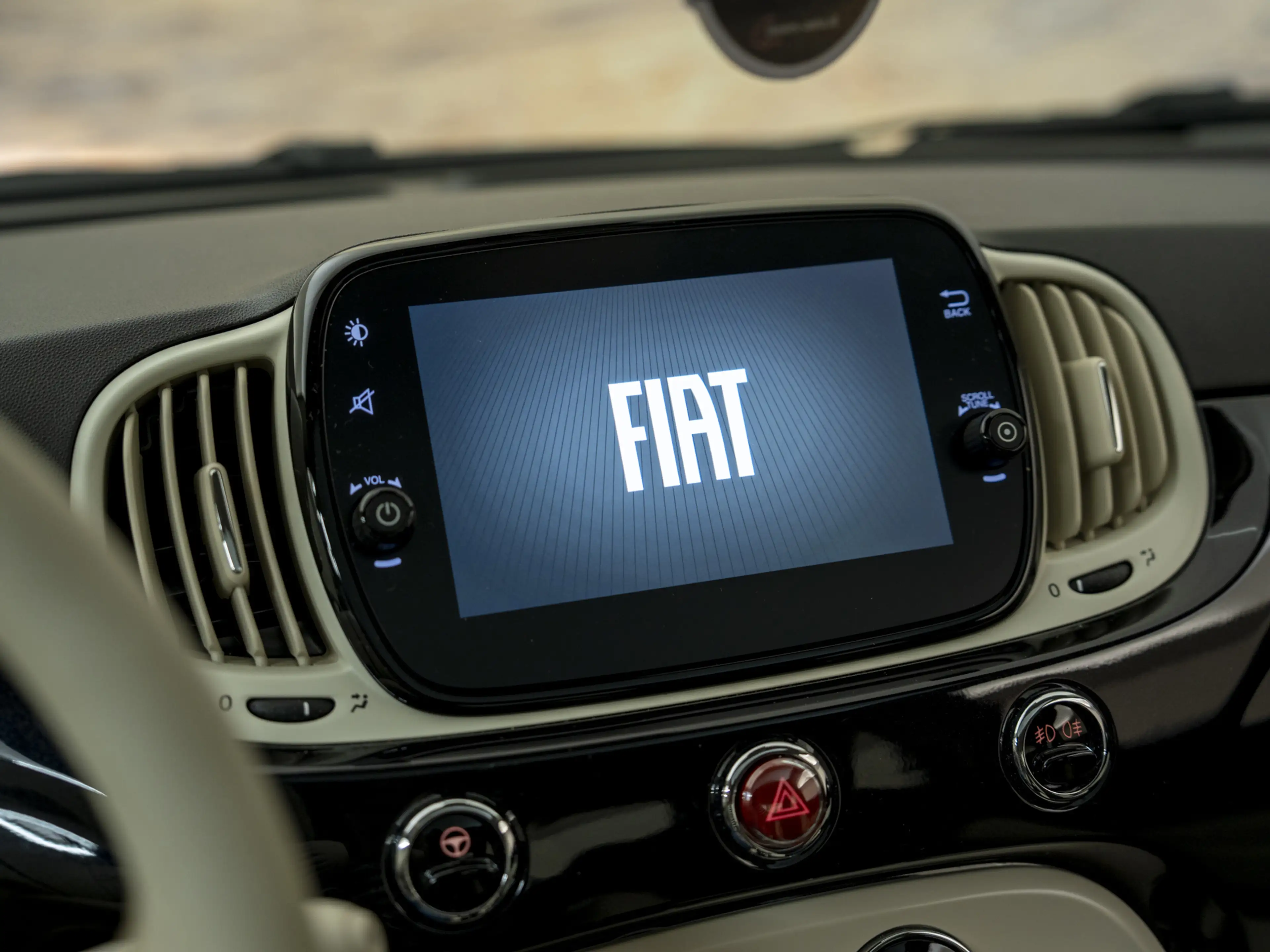Fiat 500 1.0 Hybrid Dolcevita, Pano, NAP, Apple carplay, Na — photo 35