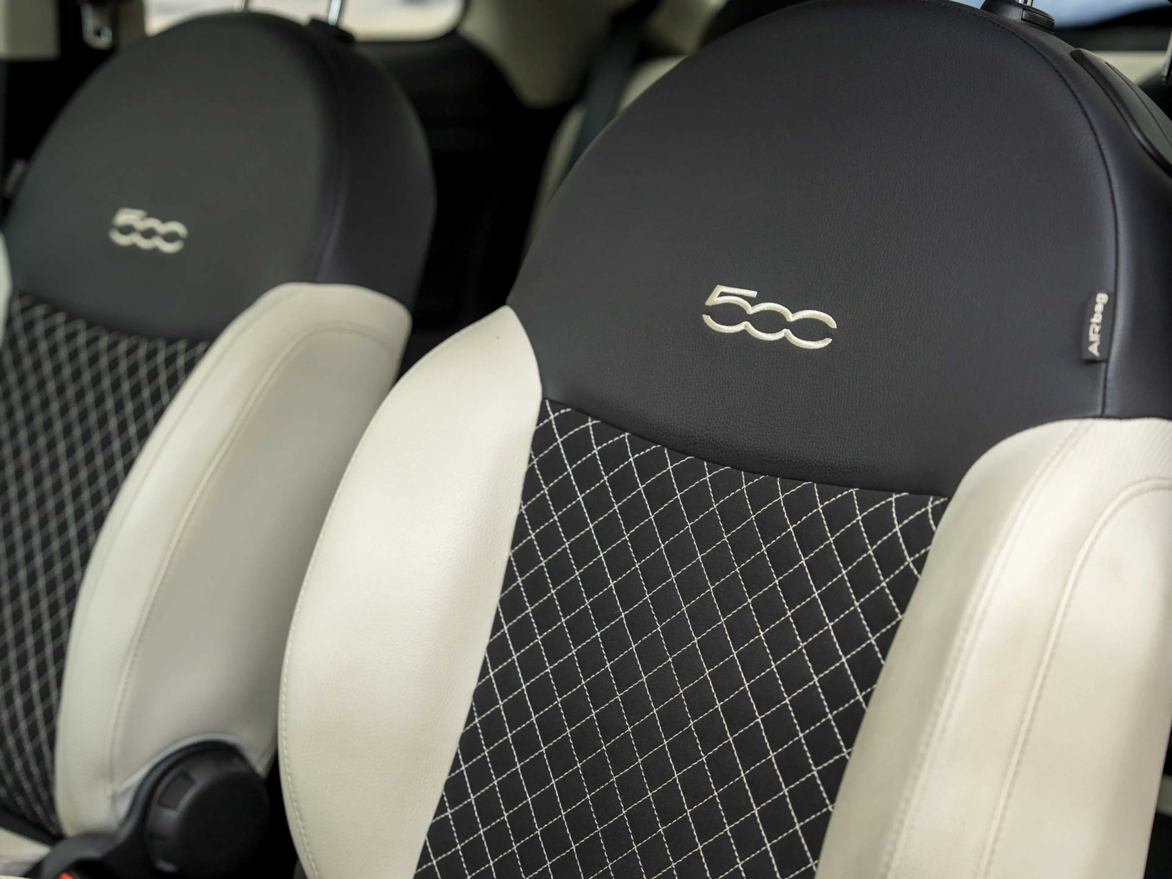 Fiat 500 1.0 Hybrid Dolcevita, Pano, NAP, Apple carplay, Na — photo 20