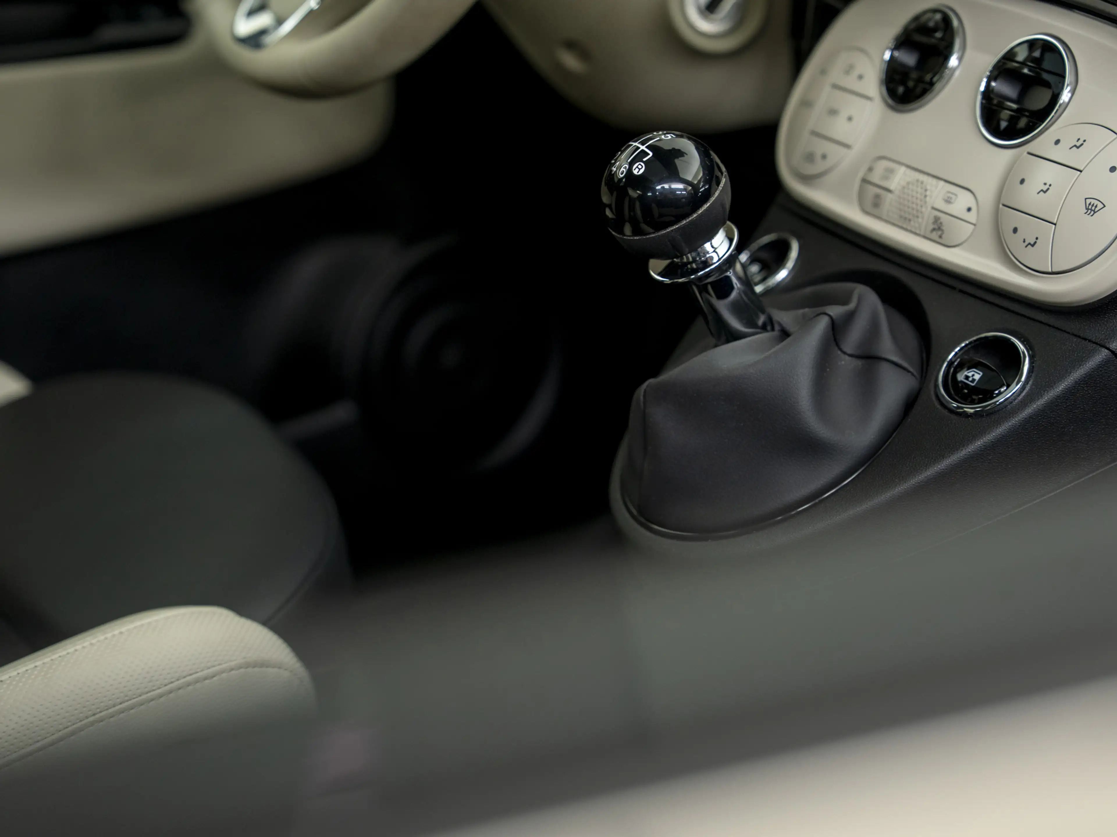 Fiat 500 1.0 Hybrid Dolcevita, Pano, NAP, Apple carplay, Na — photo 27