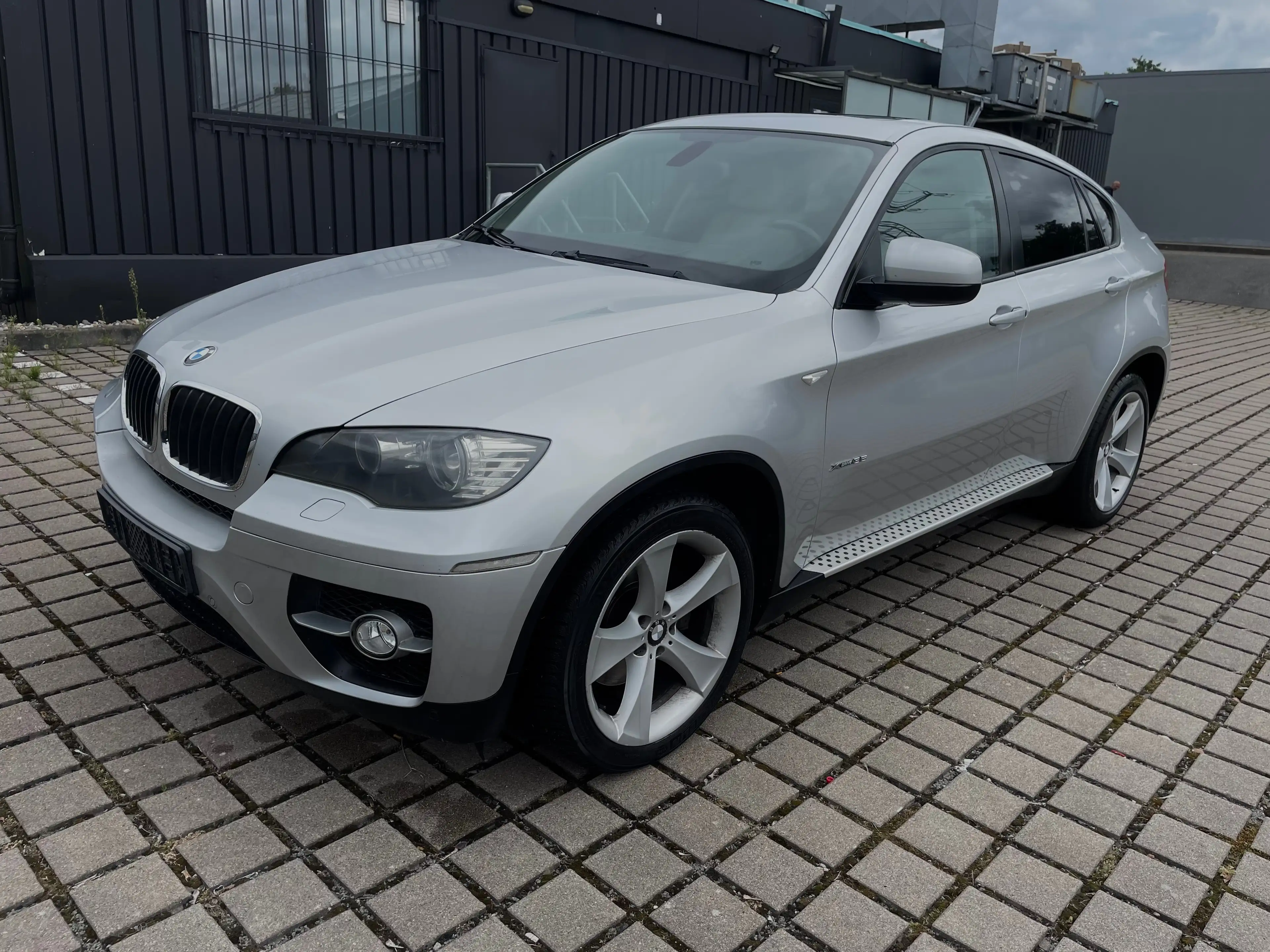 BMW X6 xDrive 35 i Sport Paket Trittbrett Leder Head Up Keylles Go