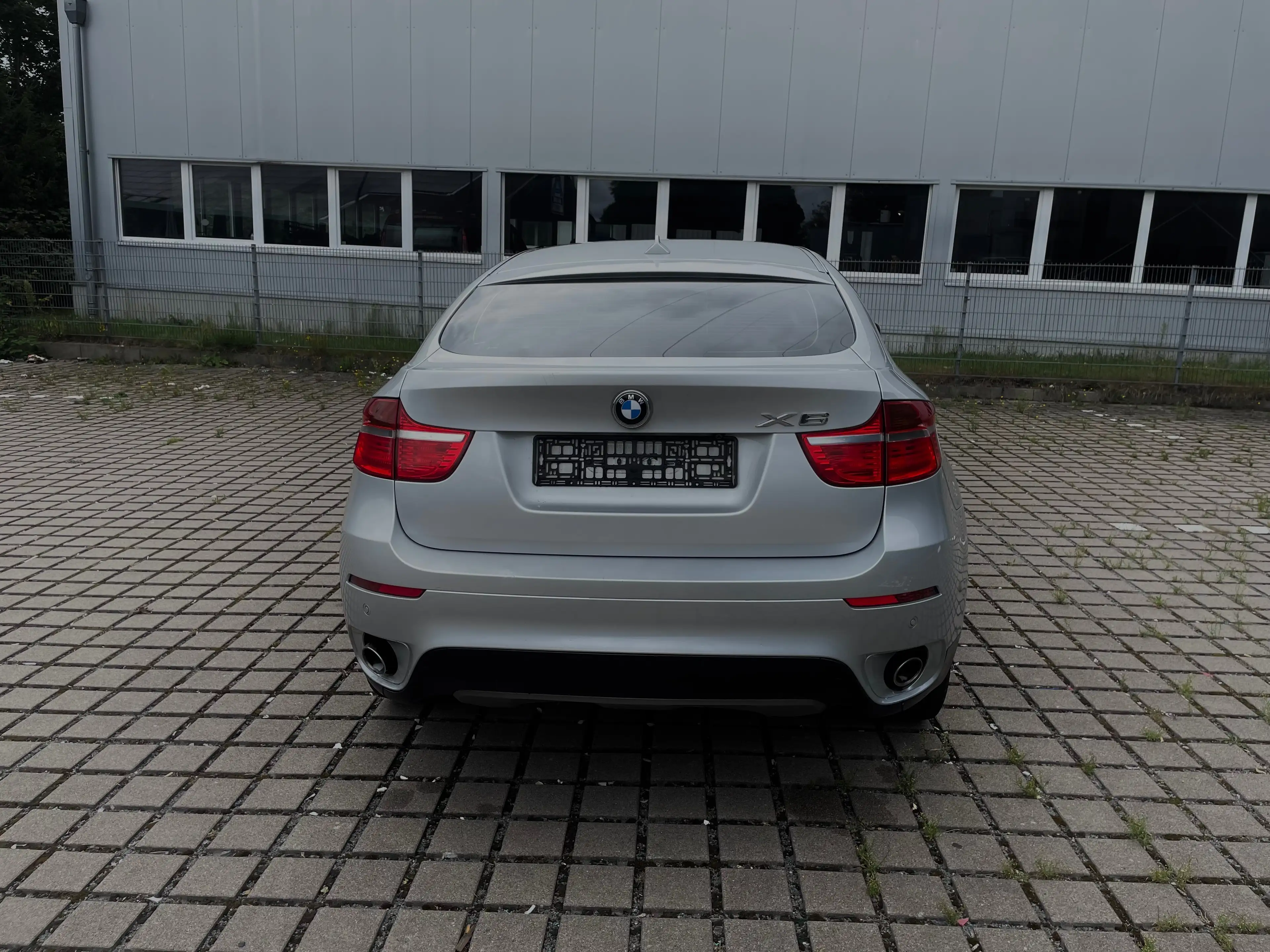 BMW X6 xDrive 35 i Sport Paket Trittbrett Leder Head Up Keylles Go — photo 3