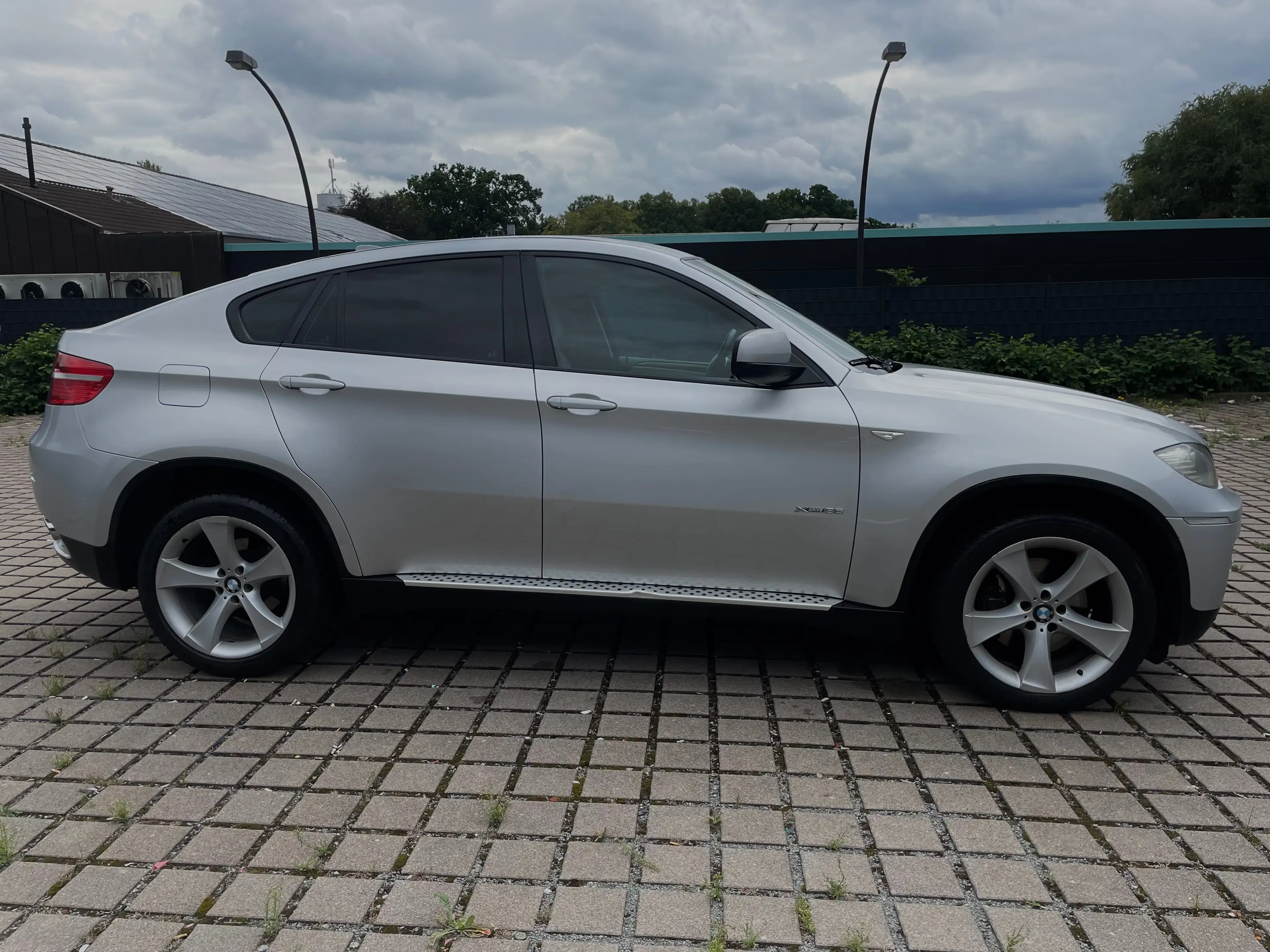 BMW X6 xDrive 35 i Sport Paket Trittbrett Leder Head Up Keylles Go — photo 6