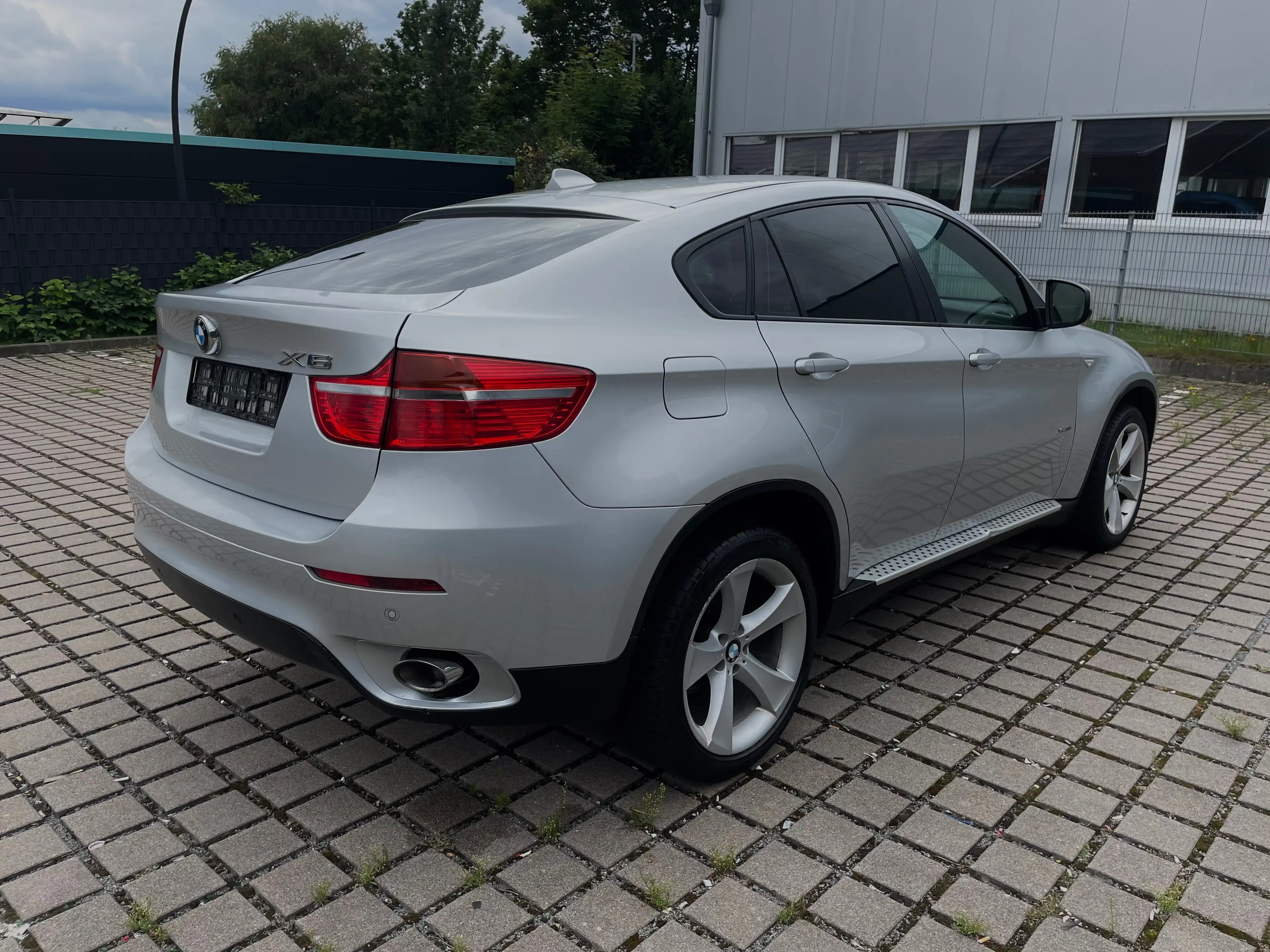 BMW X6 xDrive 35 i Sport Paket Trittbrett Leder Head Up Keylles Go — photo 5