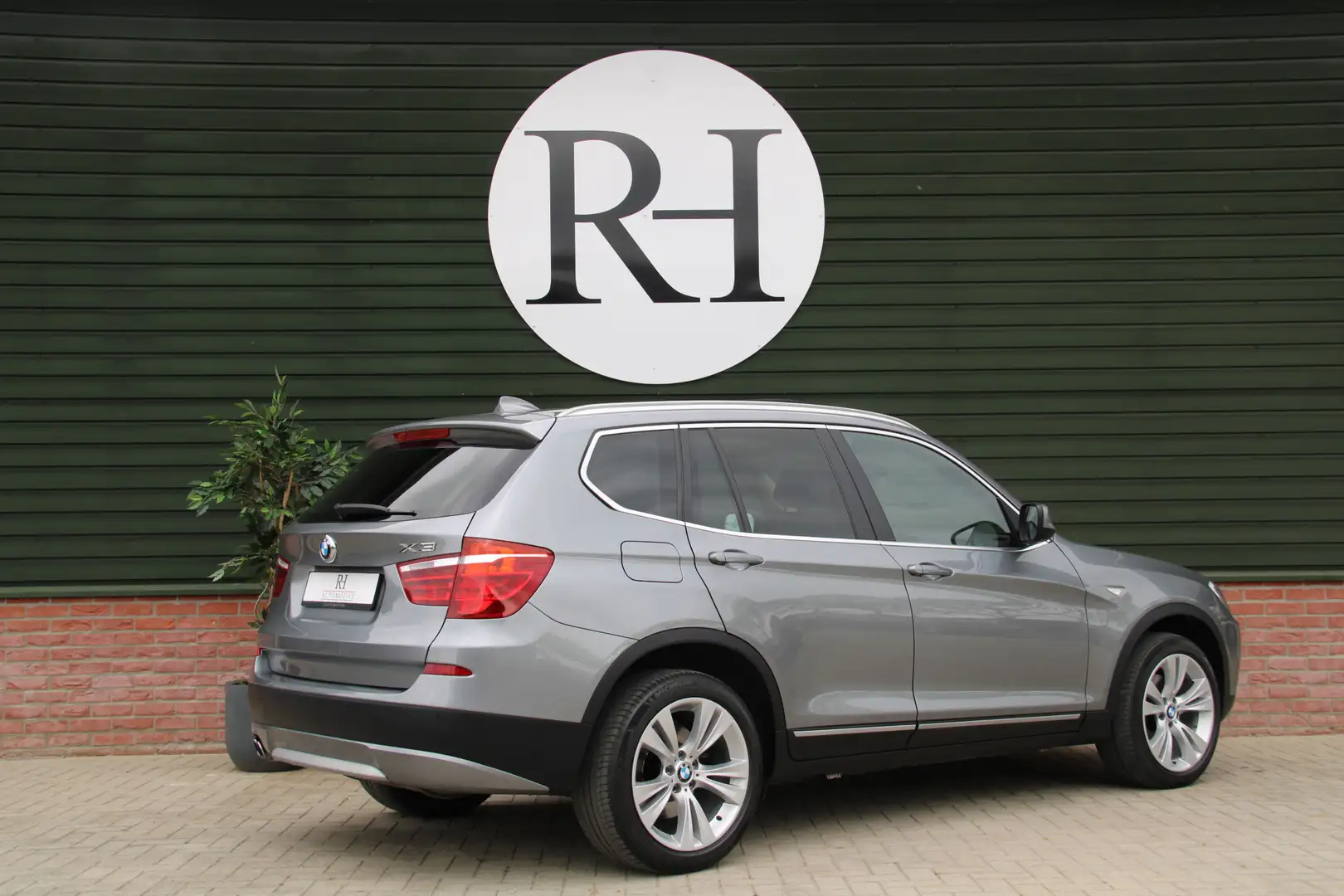 BMW X3 xDrive35i Automaat High Executive Grijs - 2