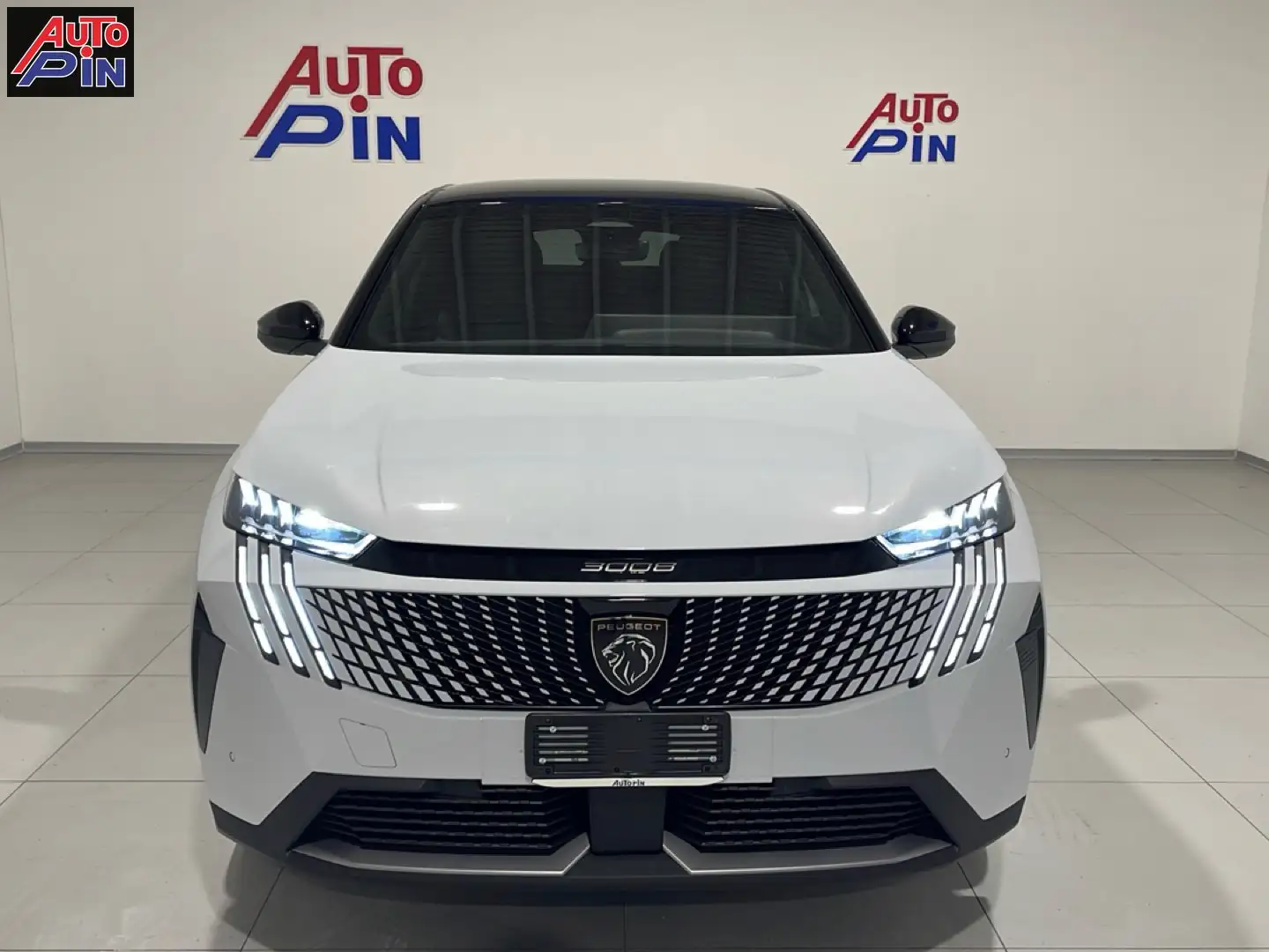 Peugeot 3008 3008 Hybrid 136 e-DCS6 GT Weiß - 2