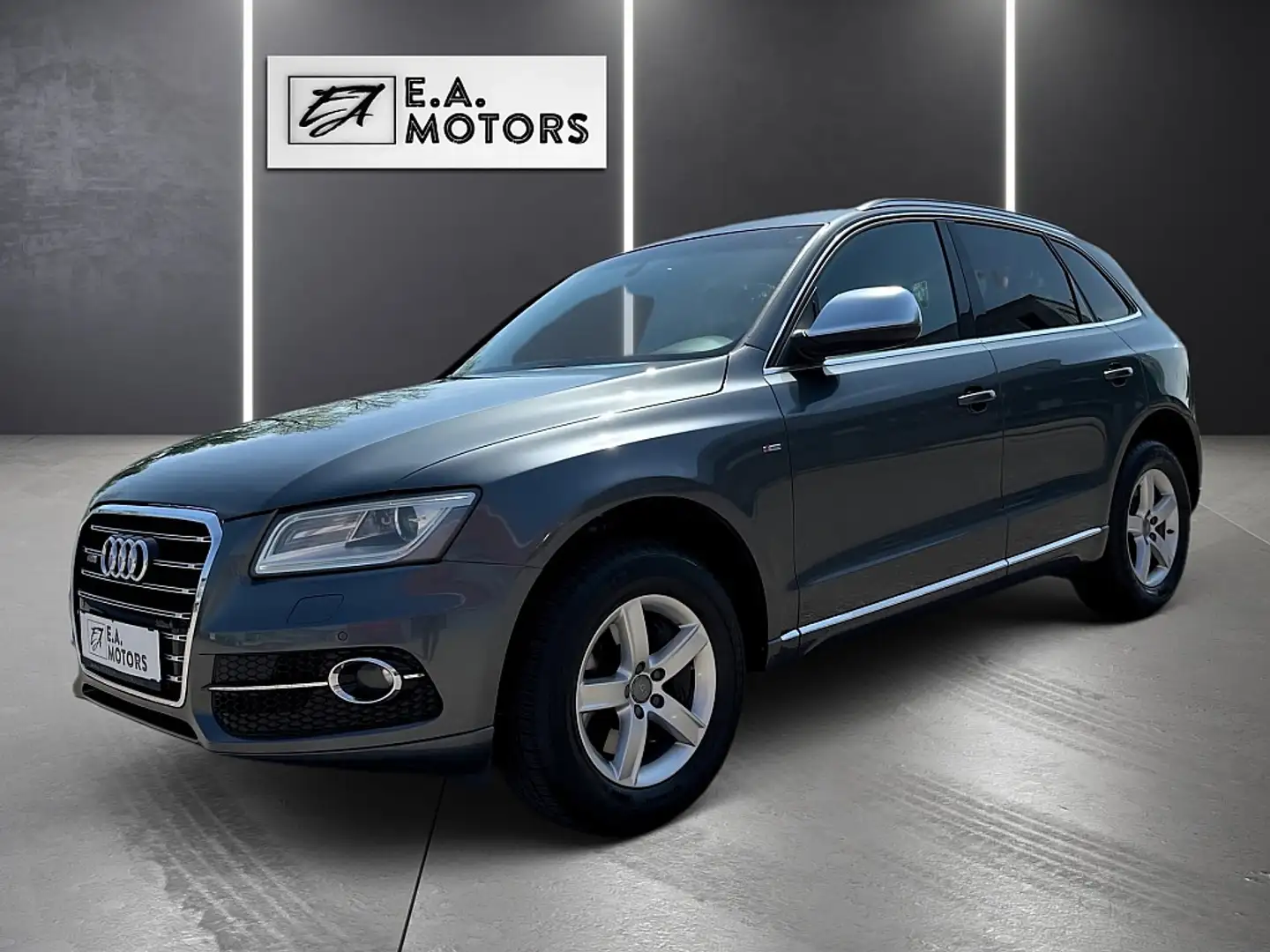 Audi Q5 3,0 TDI quattro DPF S-tronic Grau - 1
