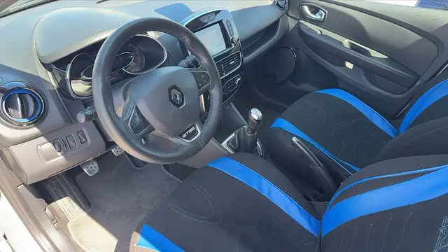 Renault Clio view 8