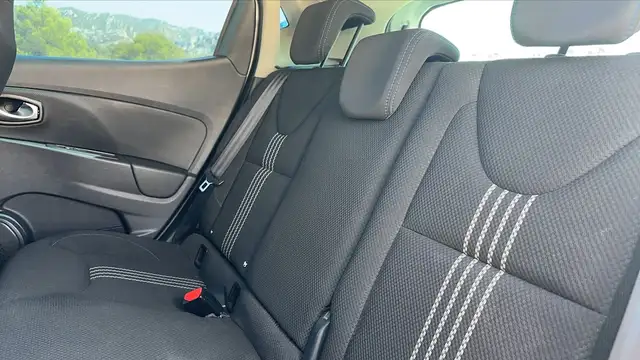 Renault Clio view 9