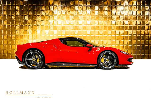 Ferrari 296 GTS +LIFT+LEDS+CARBON FIBRE+JBL+STOCK+