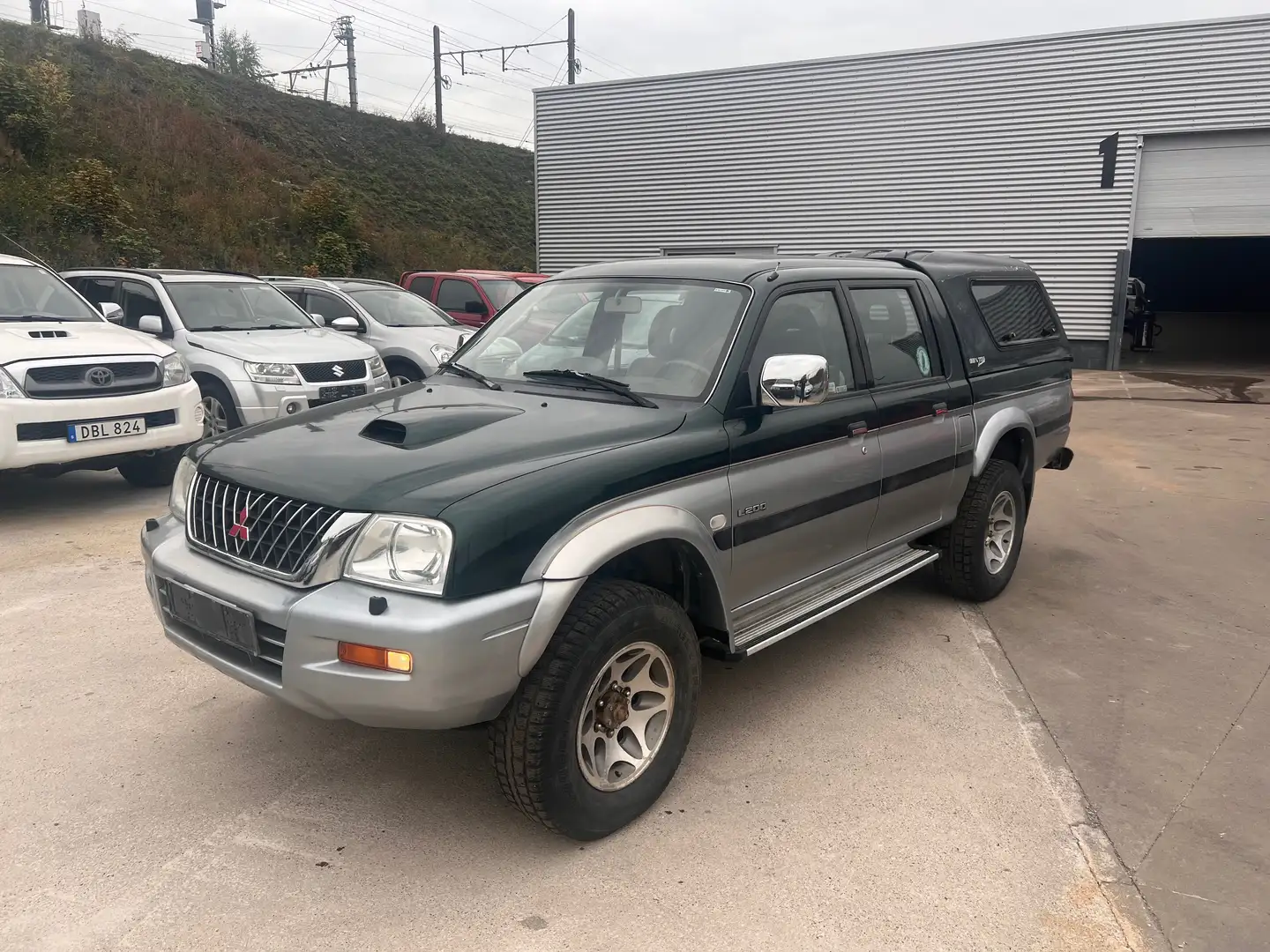 Mitsubishi L200 2.5 Turbo int. GLS 4WD Executive Silver Vert - 2