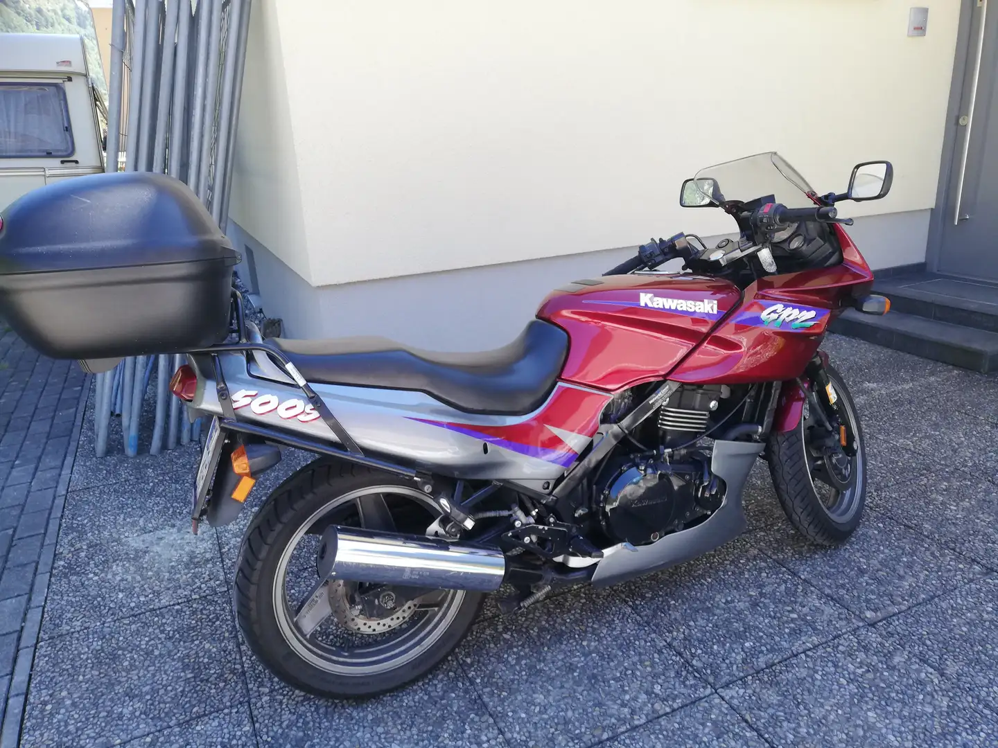 Kawasaki GPZ 500 S Czerwony - 2