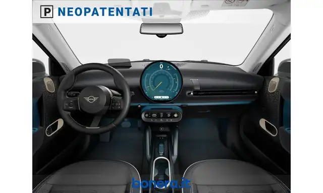 Mini Hatch view 3