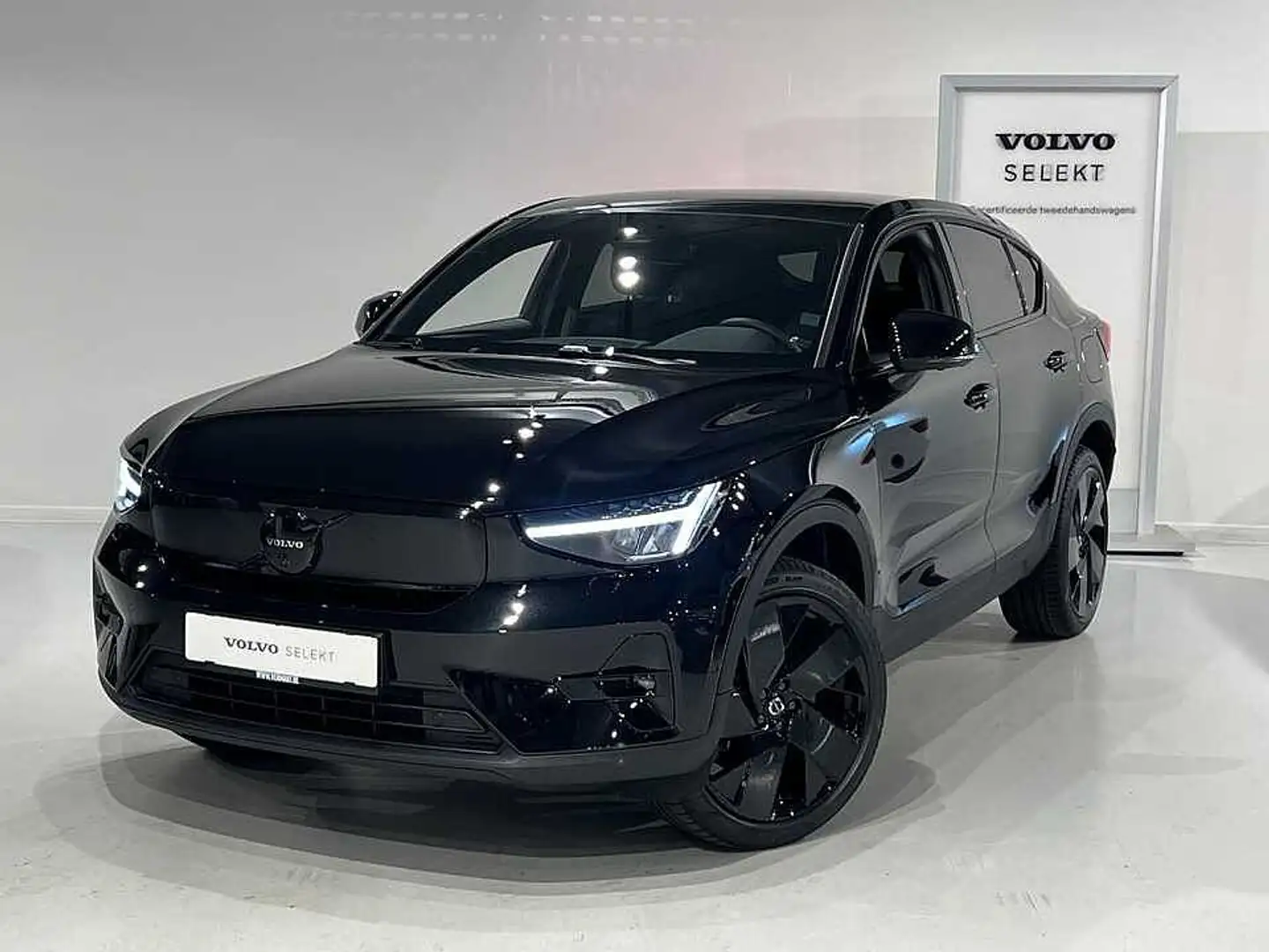 Volvo EC40 Black Edition Recharge Extended Range Černá - 1