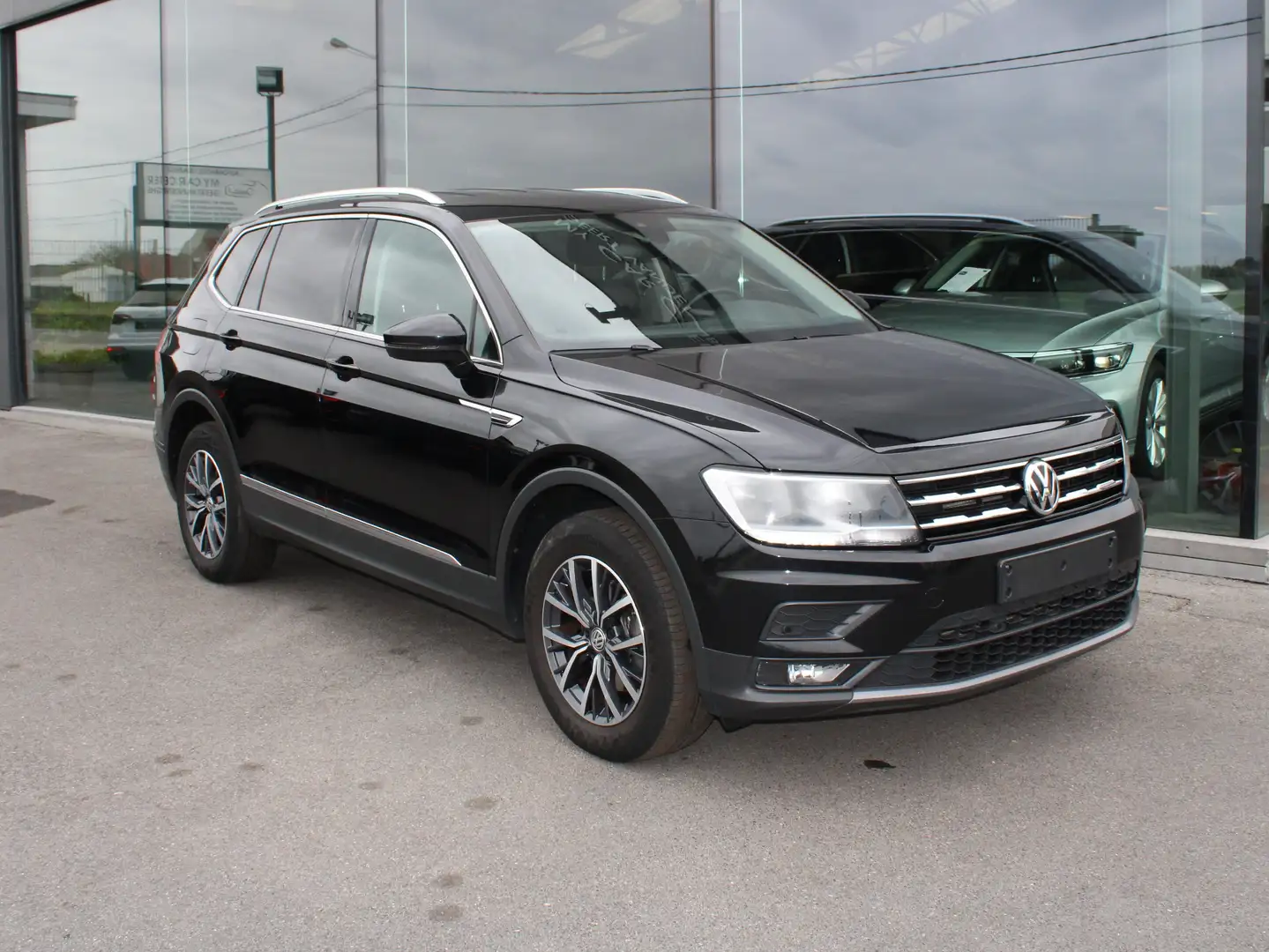 Volkswagen Tiguan Allspace 1.5TSI ACT DSG-AC-NAVI-7PL-TREKHAAK-APP C-PDC-USB Zwart - 1