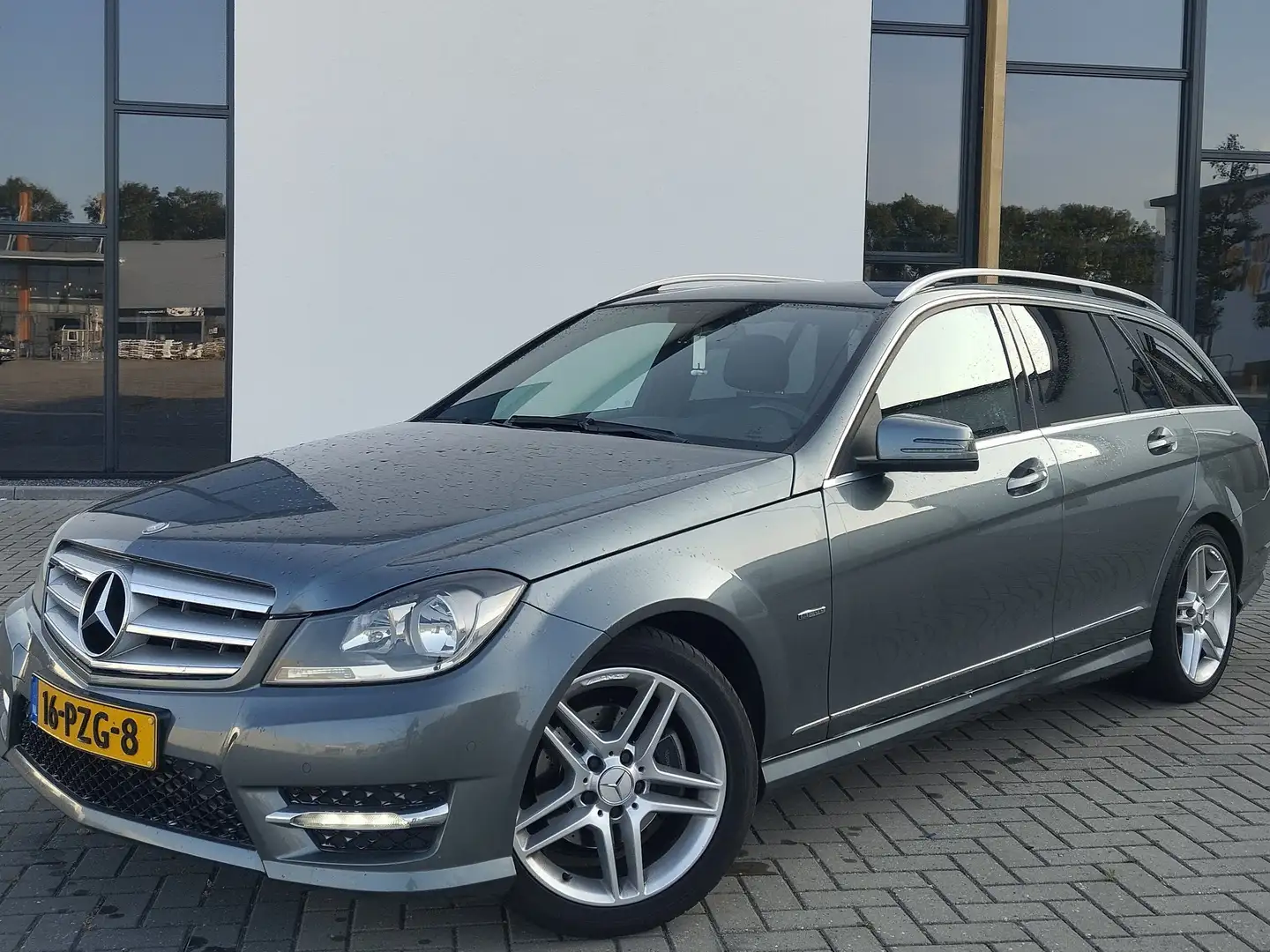 Mercedes-Benz C 180 C 180 BnsCl. Avant Grijs - 2