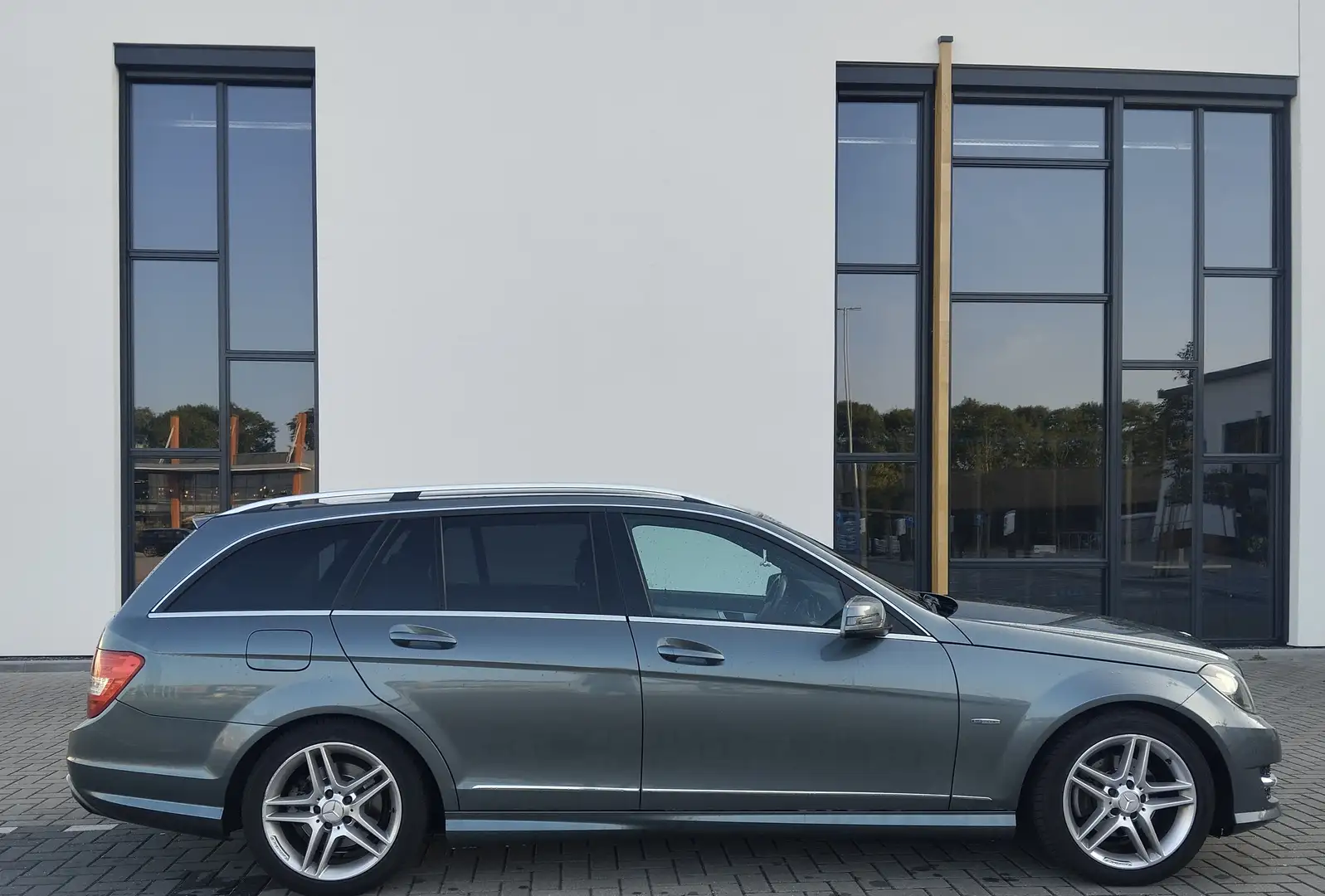 Mercedes-Benz C 180 C 180 BnsCl. Avant Grijs - 1
