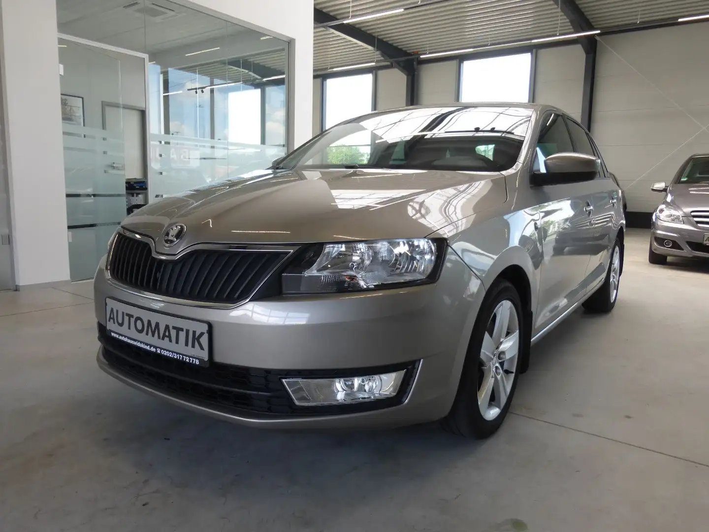 Skoda Rapid/Spaceback 1.4 Spaceback Drive Autom. Klima nur 81tkm Grau - 1