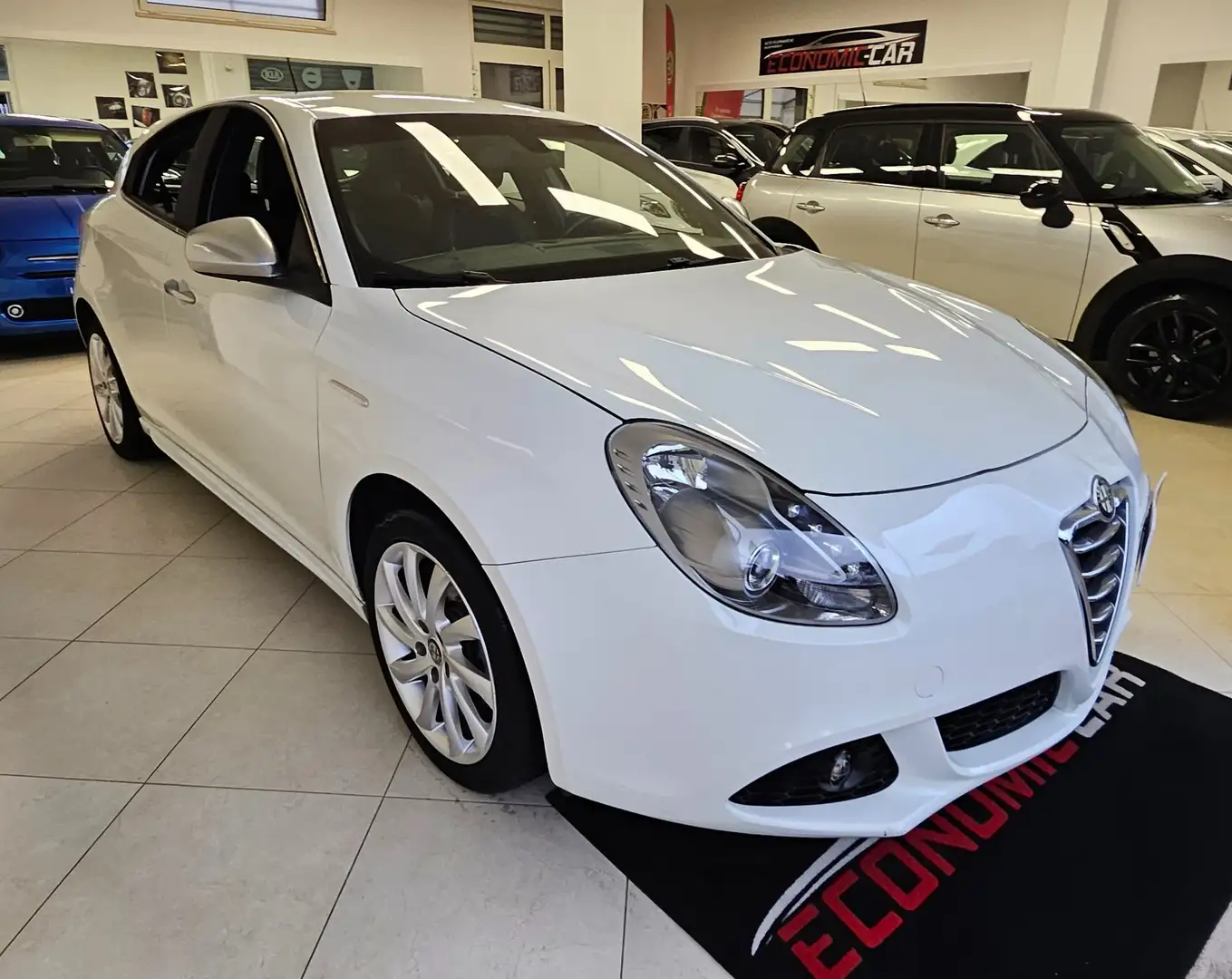 Alfa Romeo Giulietta Giulietta 1.6 jtdm(2) Progression c/CL Blanc - 2