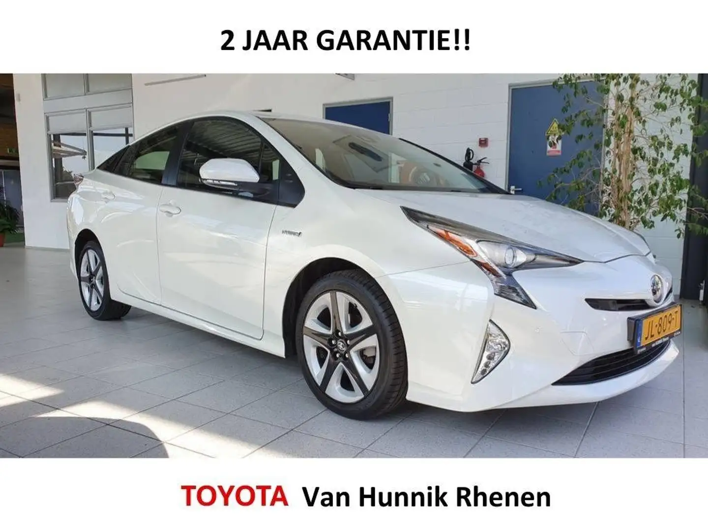 Toyota Prius 1.8 | Dodehoek detectie | Stoelverwarming | Head-u Wit - 1