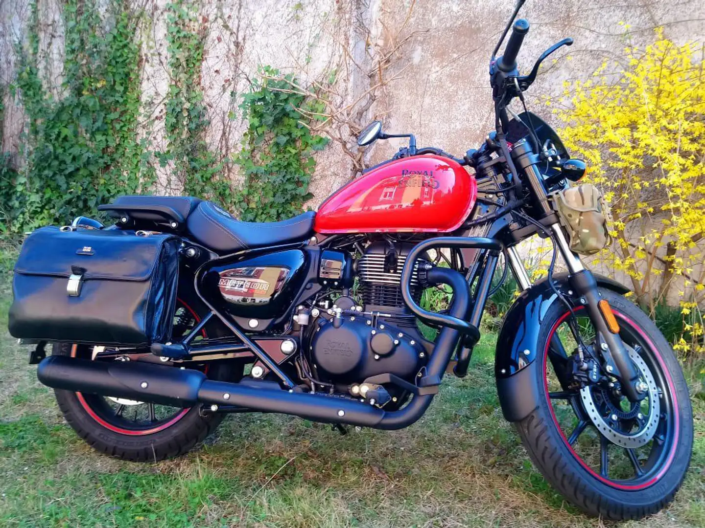 Royal Enfield Meteor 350 Fireball Rossa Roşu - 1