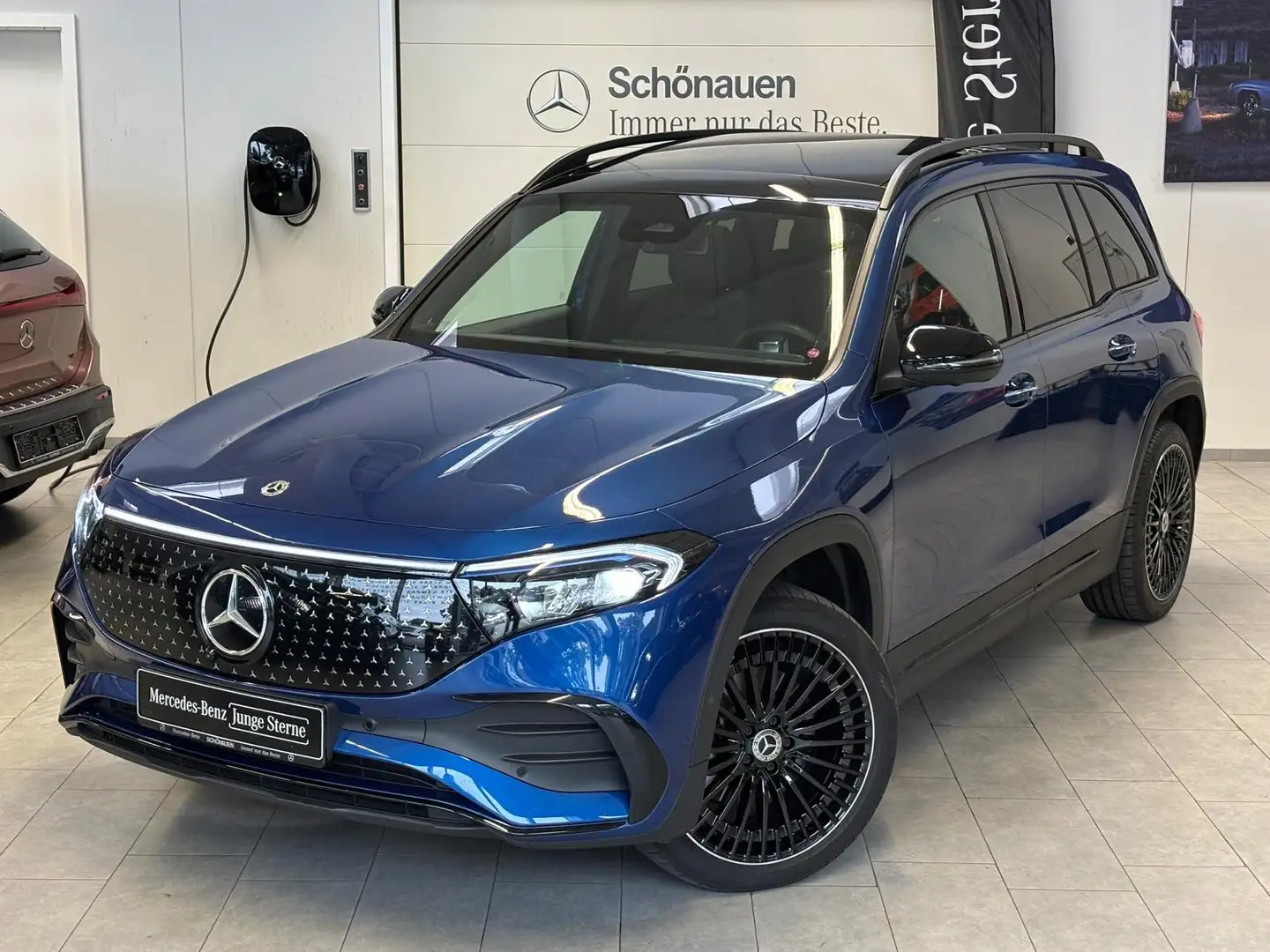 Mercedes-Benz EQB 350 4M AMG DISTR+PANO+HUD+BURMES+AHK+MEMORY Schwarz - 2