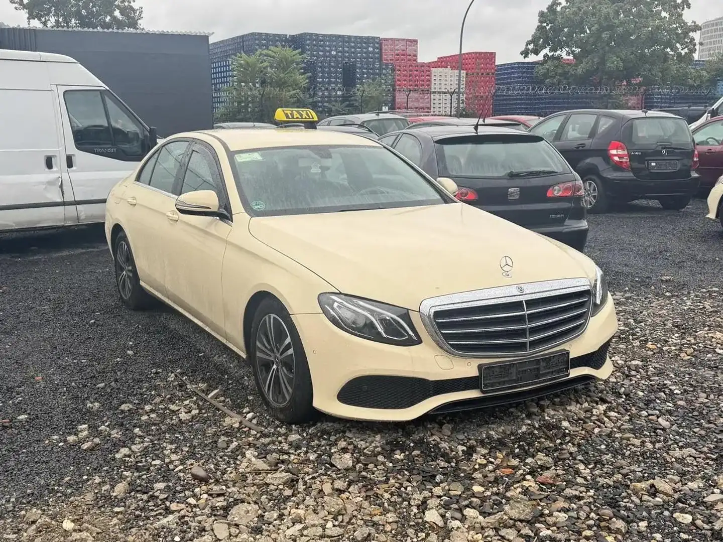 Mercedes-Benz E 200 E 200 d Aut. Navi Kamera LED Xenon Beige - 1
