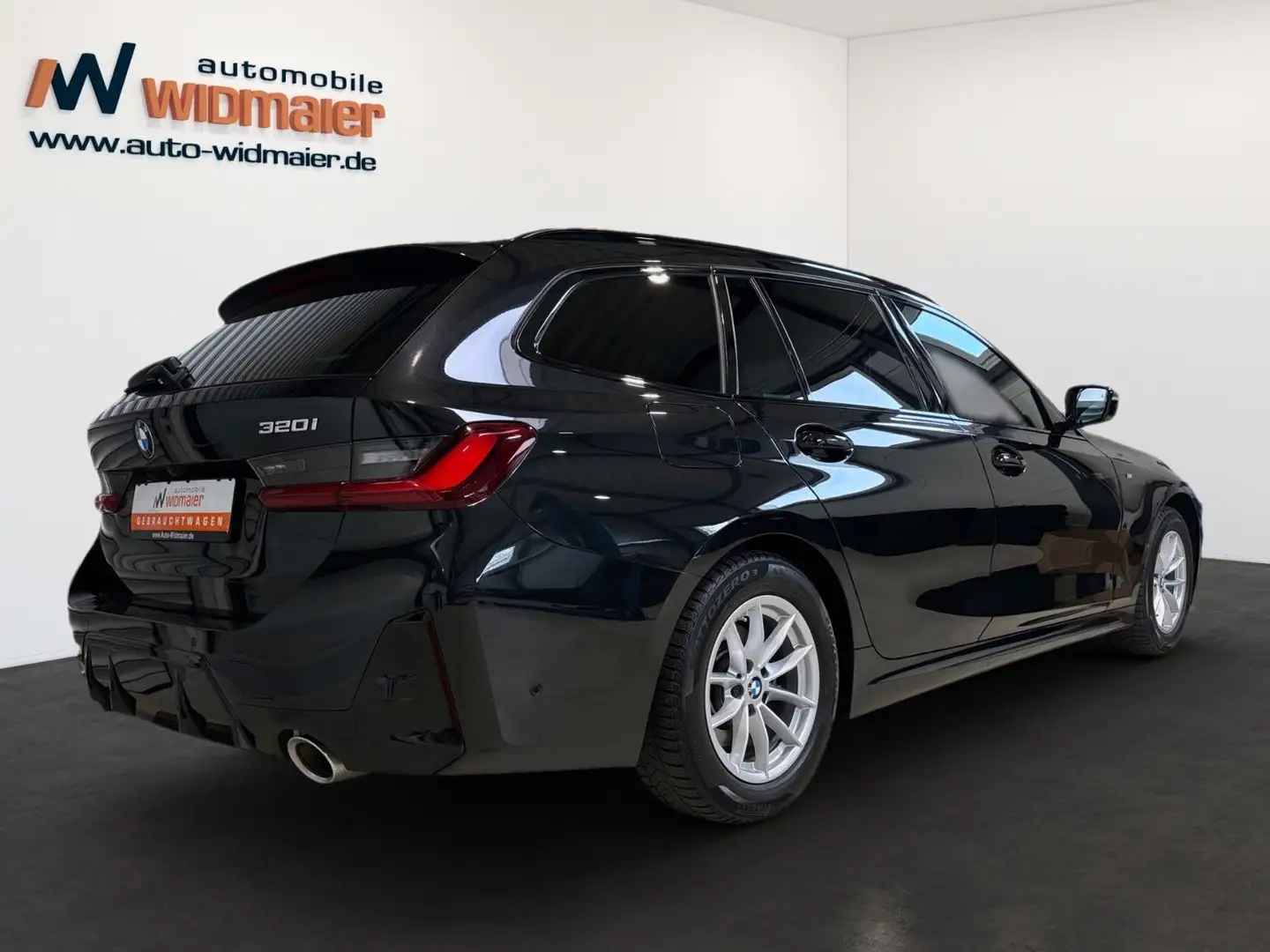 BMW 320 i Touring M Sport --AHK/HeadUp/ACC/Innovation Noir - 2