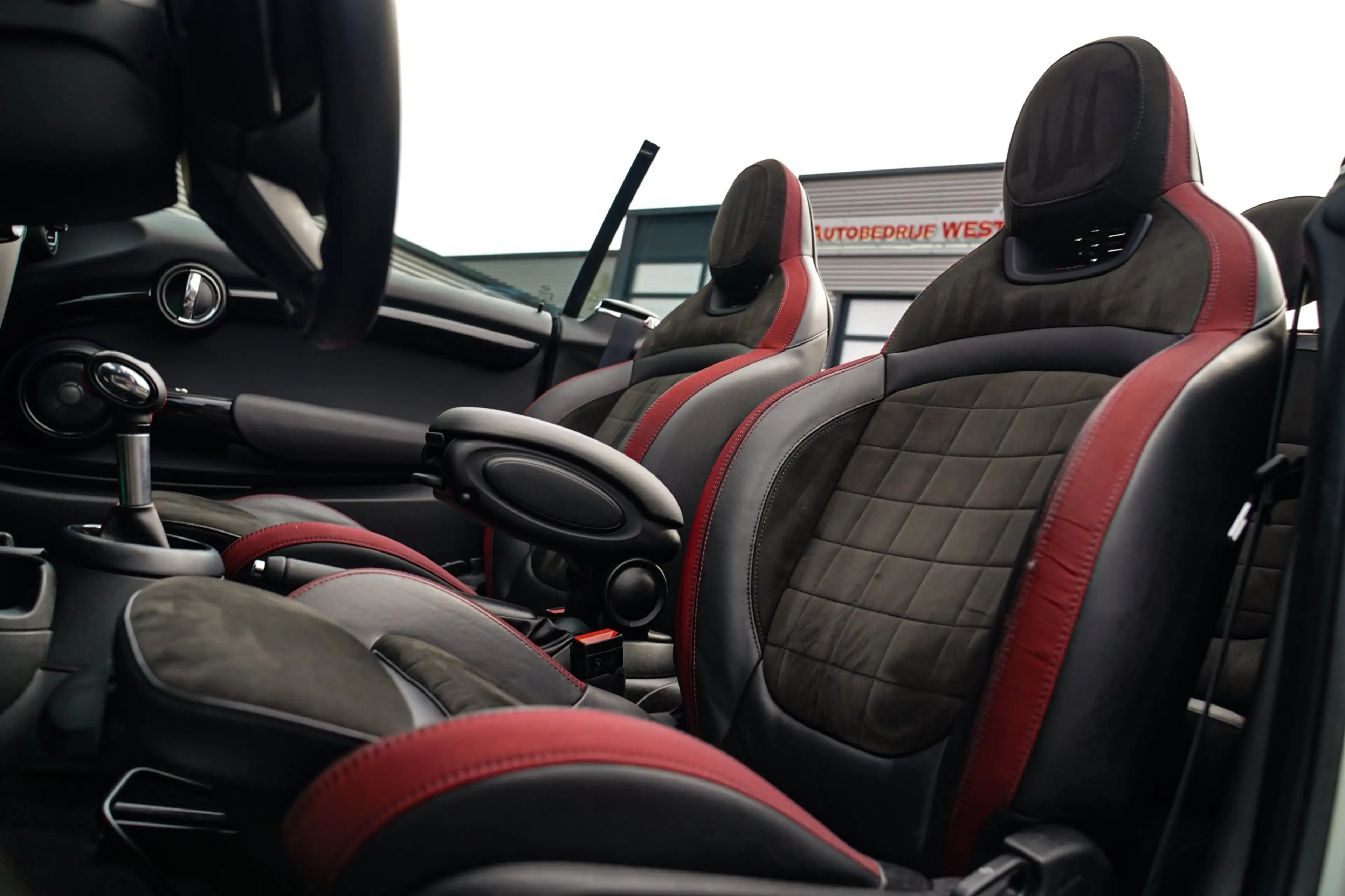 MINI John Cooper Works Cabrio 2.0 Chili | Cabriolet | Luxe Leder / Alcantara | H — photo 35