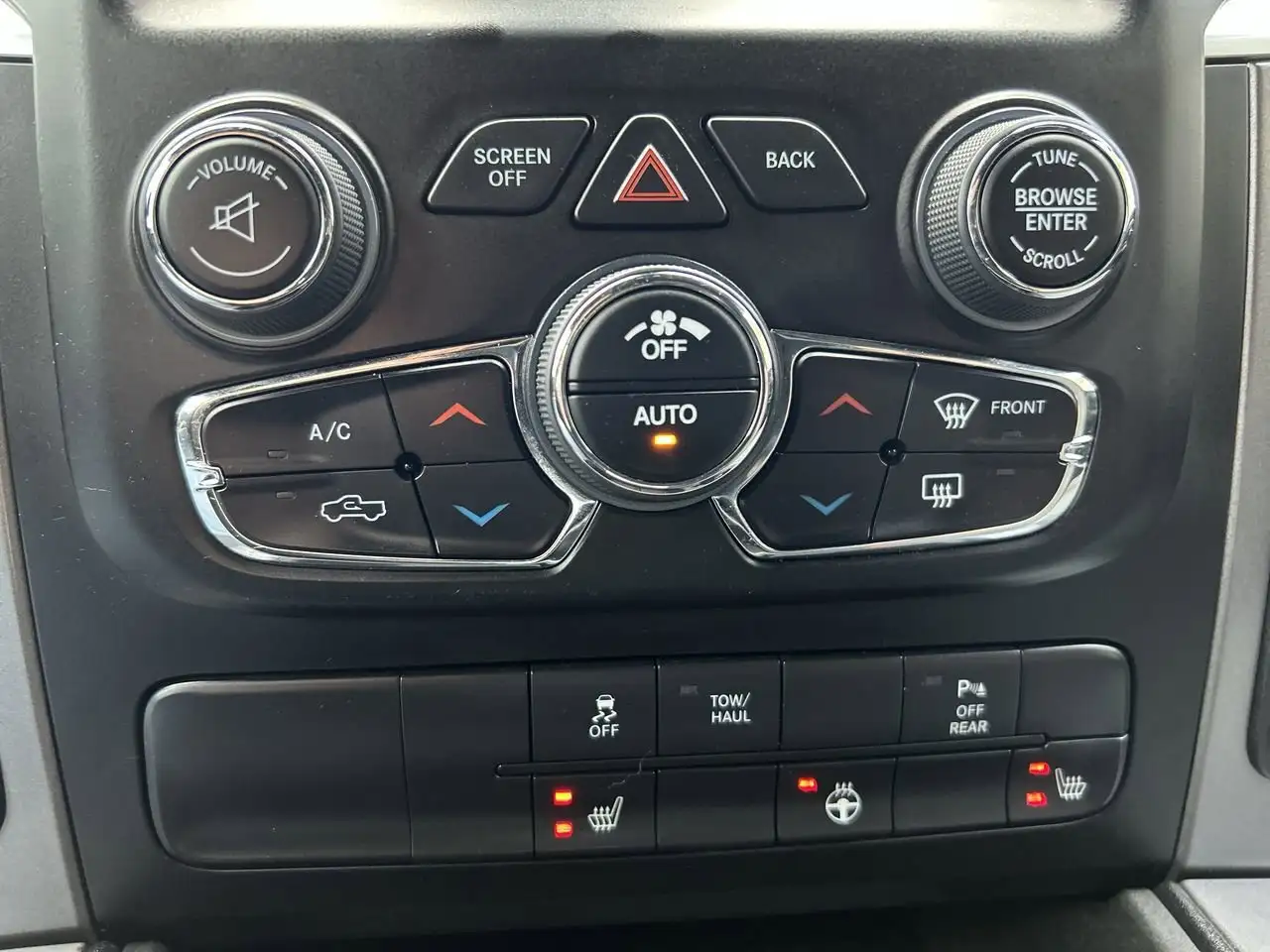 RAM 1500 снимка RAM 1500