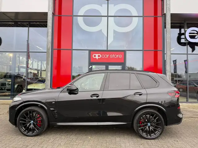 BMW X5 view 4