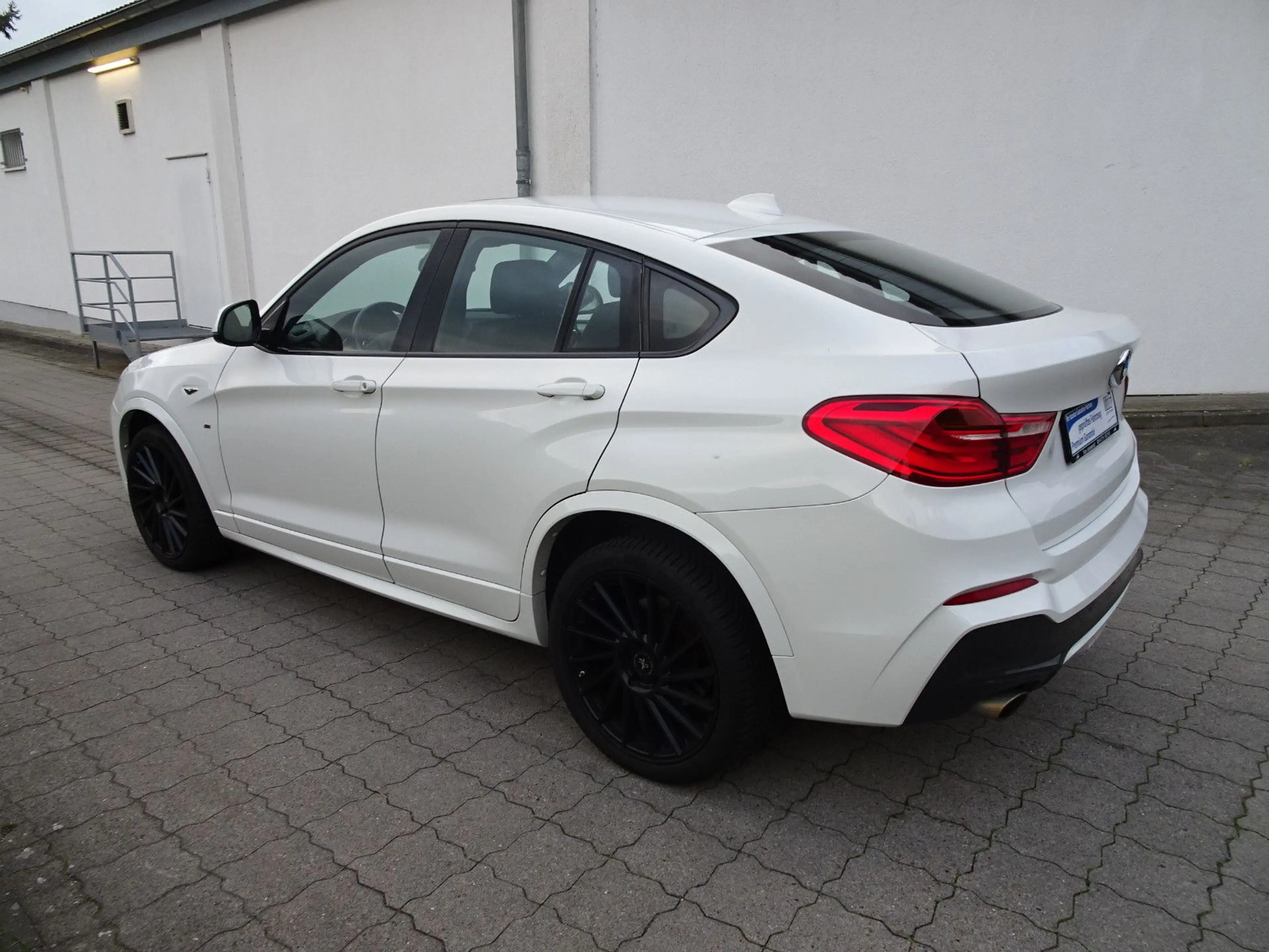 BMW X4 xDrive 20 d / M-Maket / AHK / SHG / — photo 2