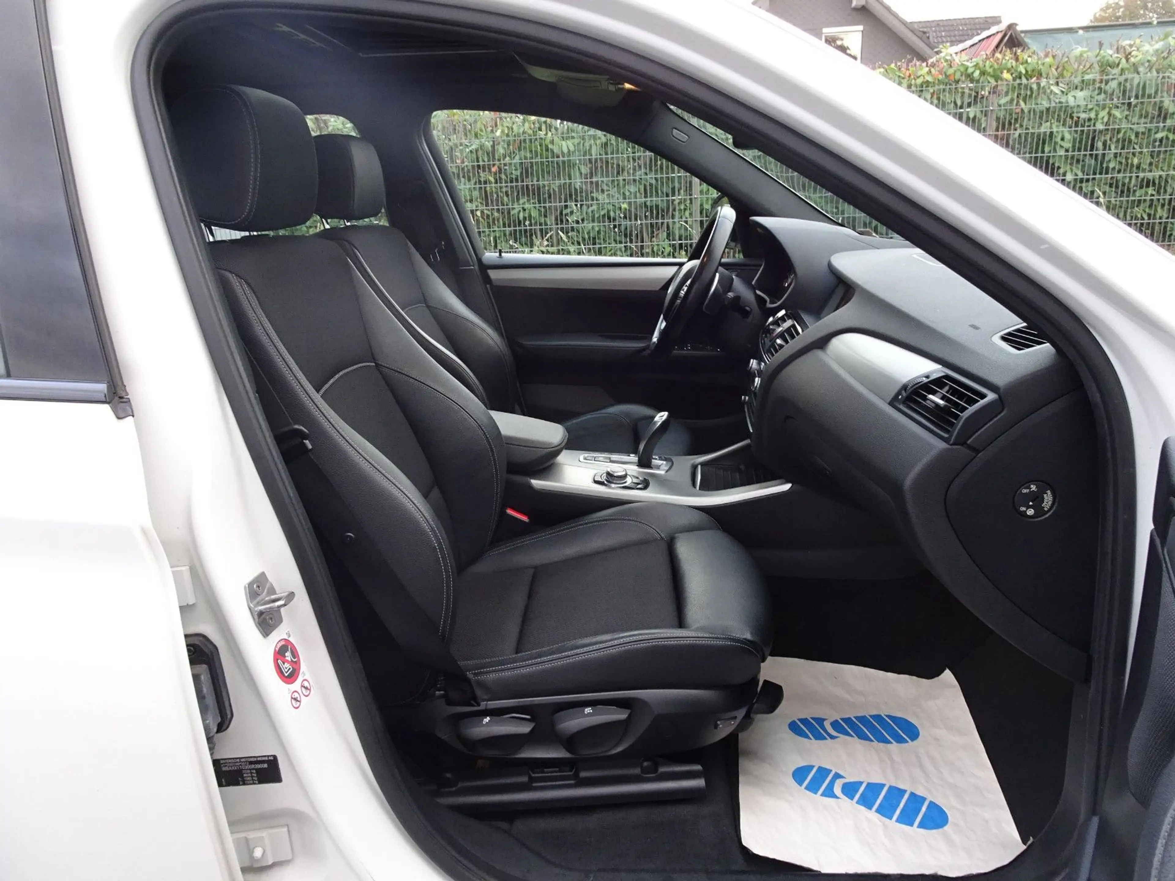 BMW X4 xDrive 20 d / M-Maket / AHK / SHG / — photo 17