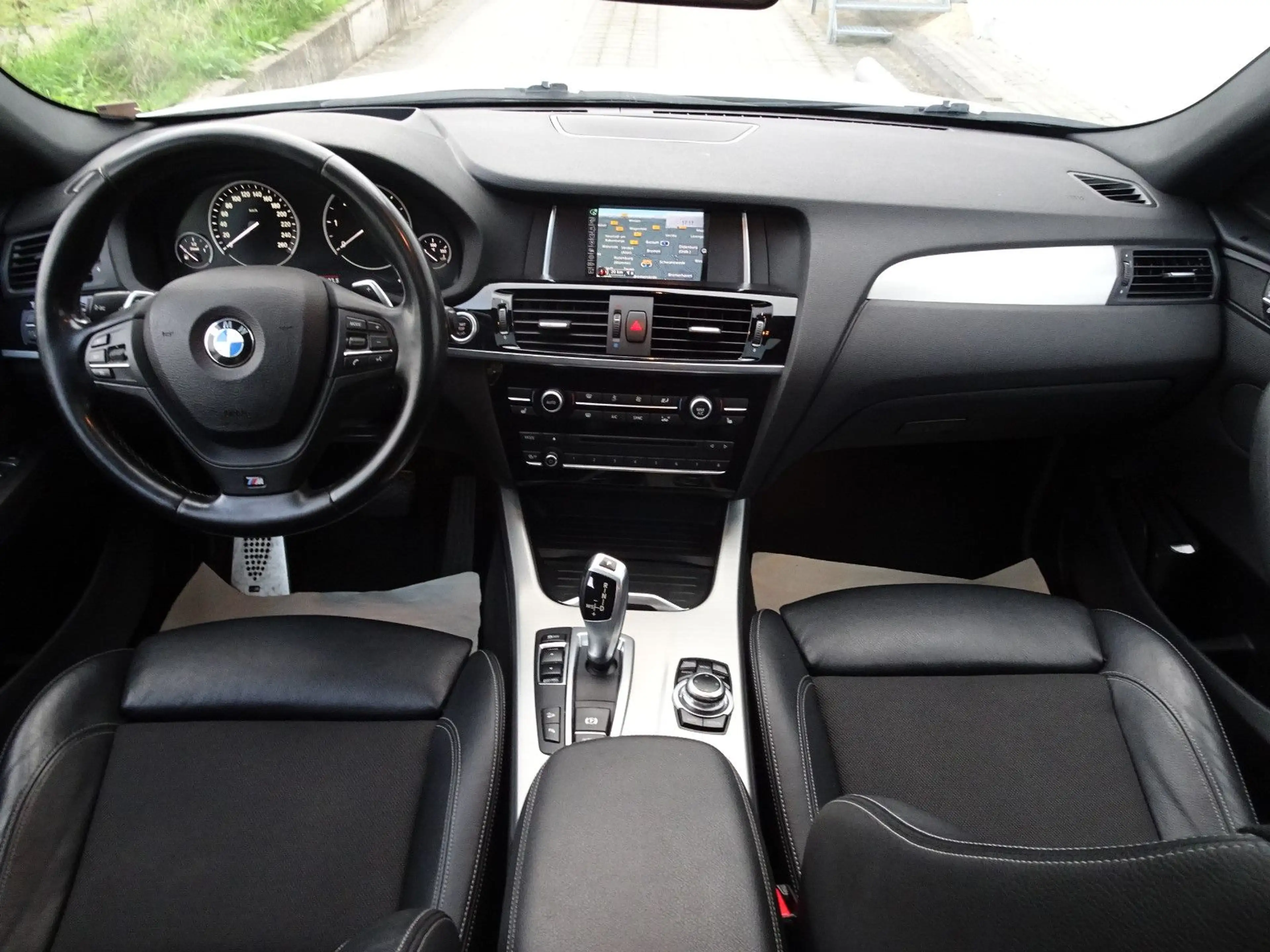 BMW X4 xDrive 20 d / M-Maket / AHK / SHG / — photo 8