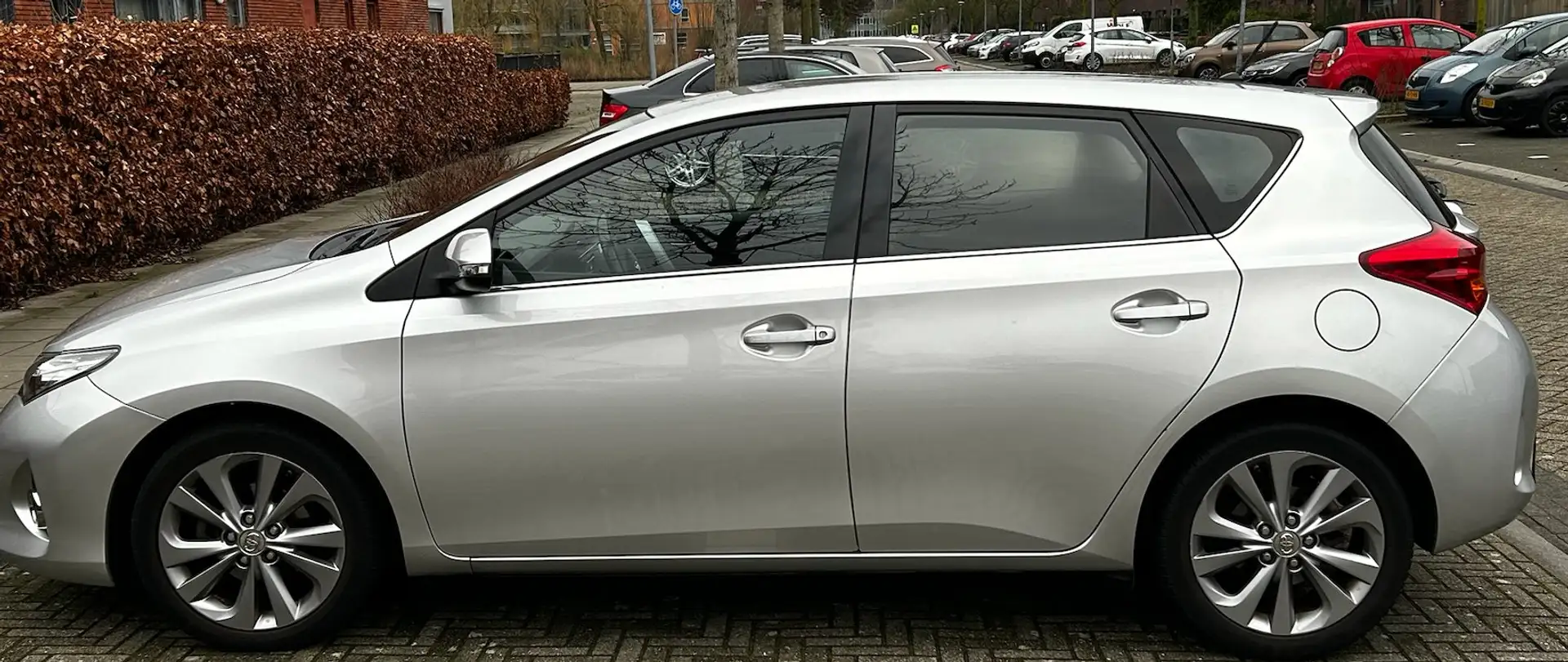 Toyota Auris 1.8 Hybrid Comfort Grey - 2