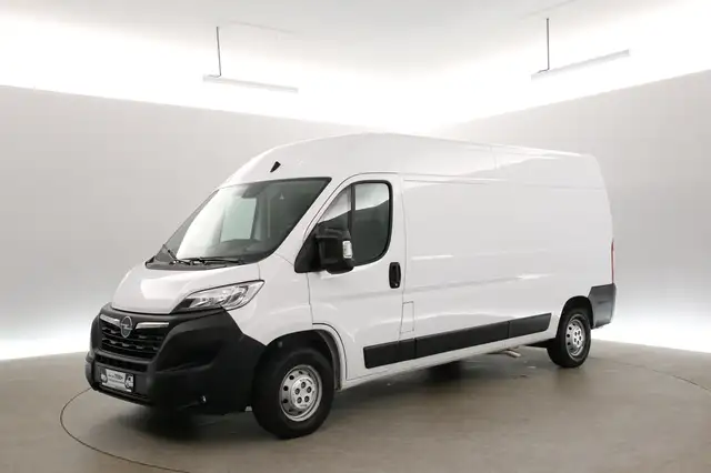 Opel Movano view 8