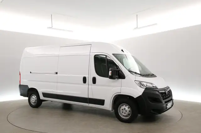 Opel Movano view 6
