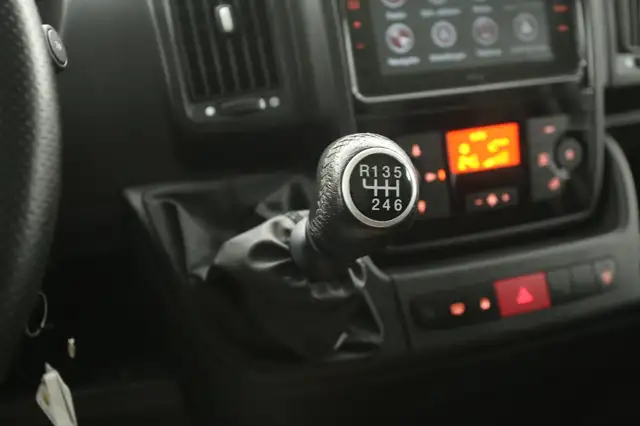 Opel Movano view 20