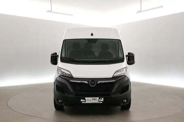 Opel Movano view 7