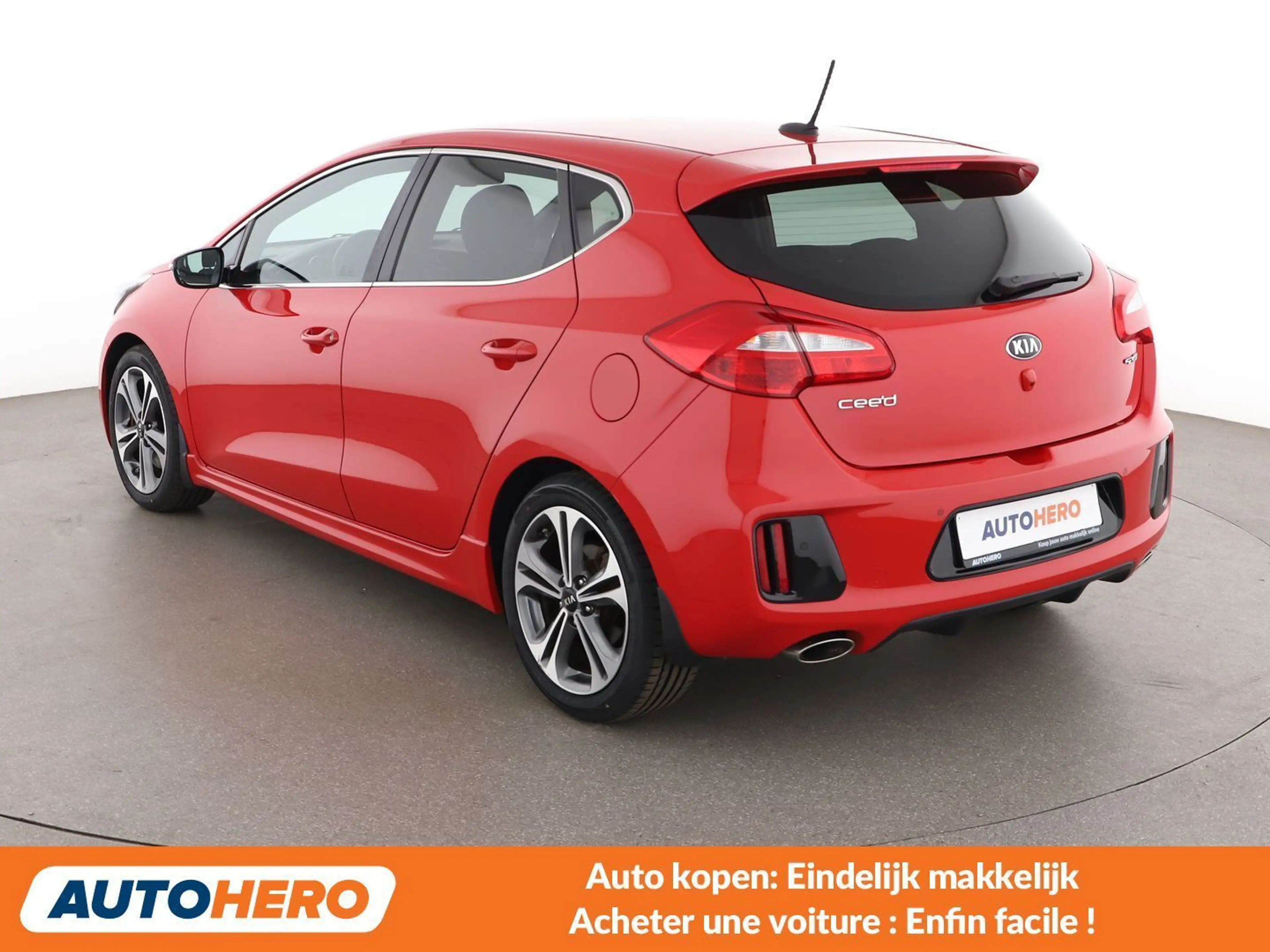 Kia Ceed / cee'd 1.6 CRDi GT Line — photo 4